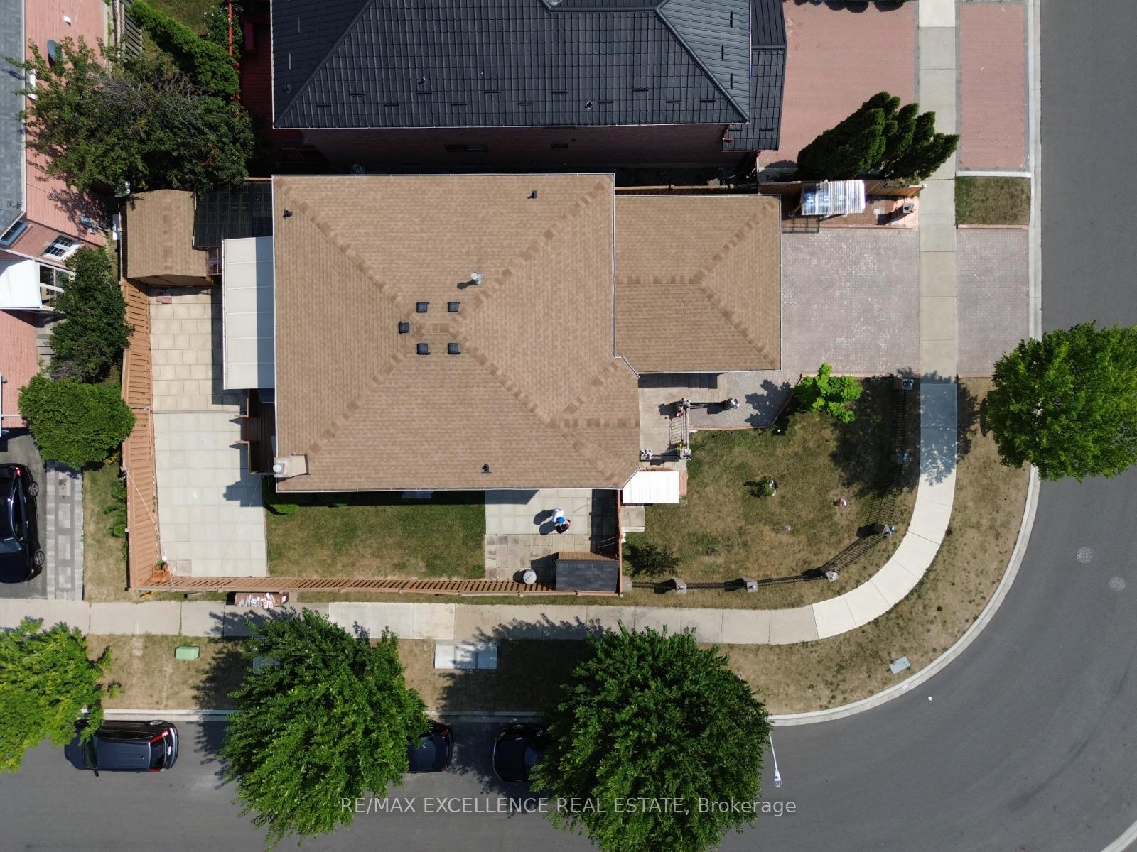 Photo 42 of 55 Atkins Circle, Brampton, Northwood Park — HOMEH