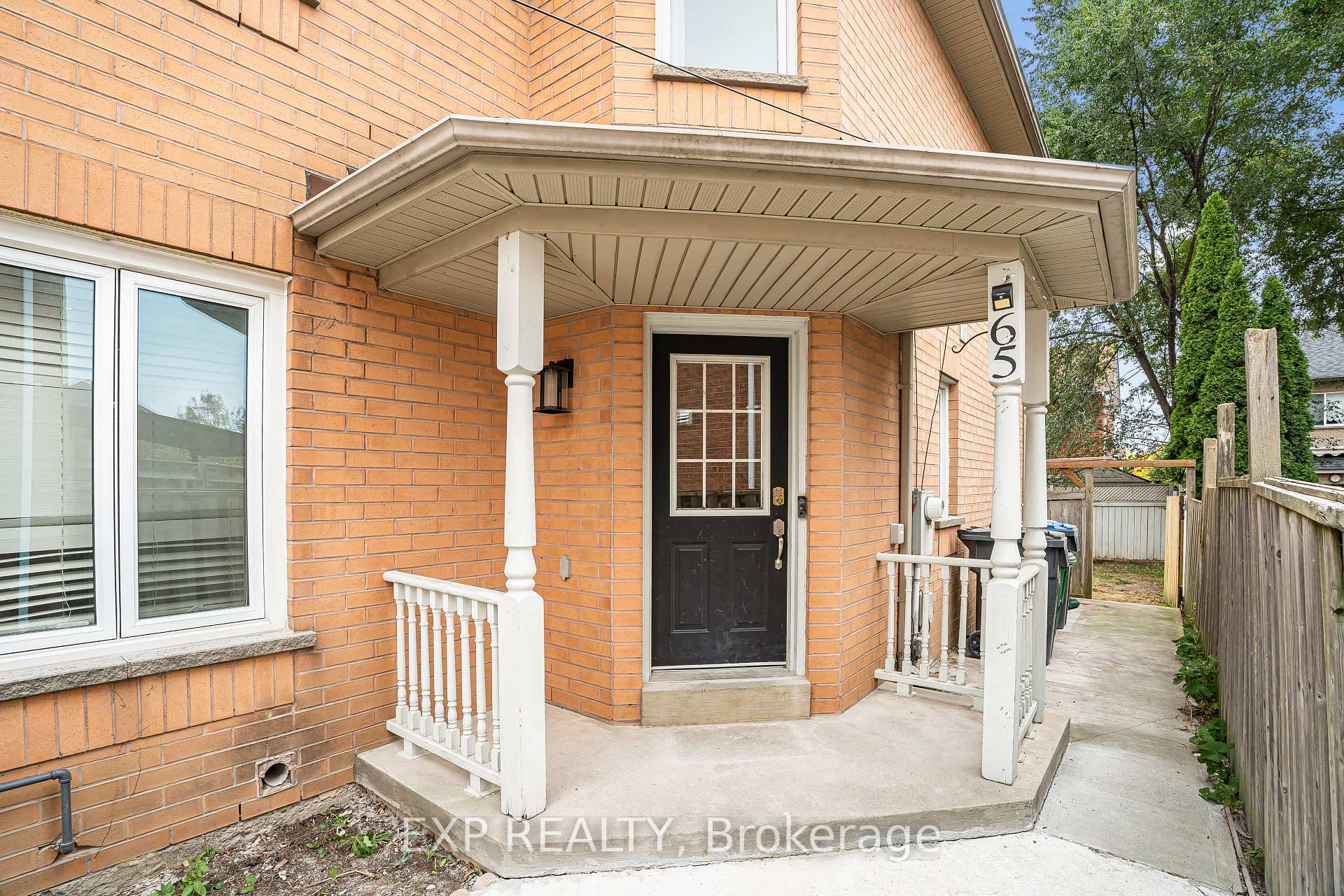 Photo 6 of 65 Pressed Brick Drive, Brampton, Brampton North — HOMEH