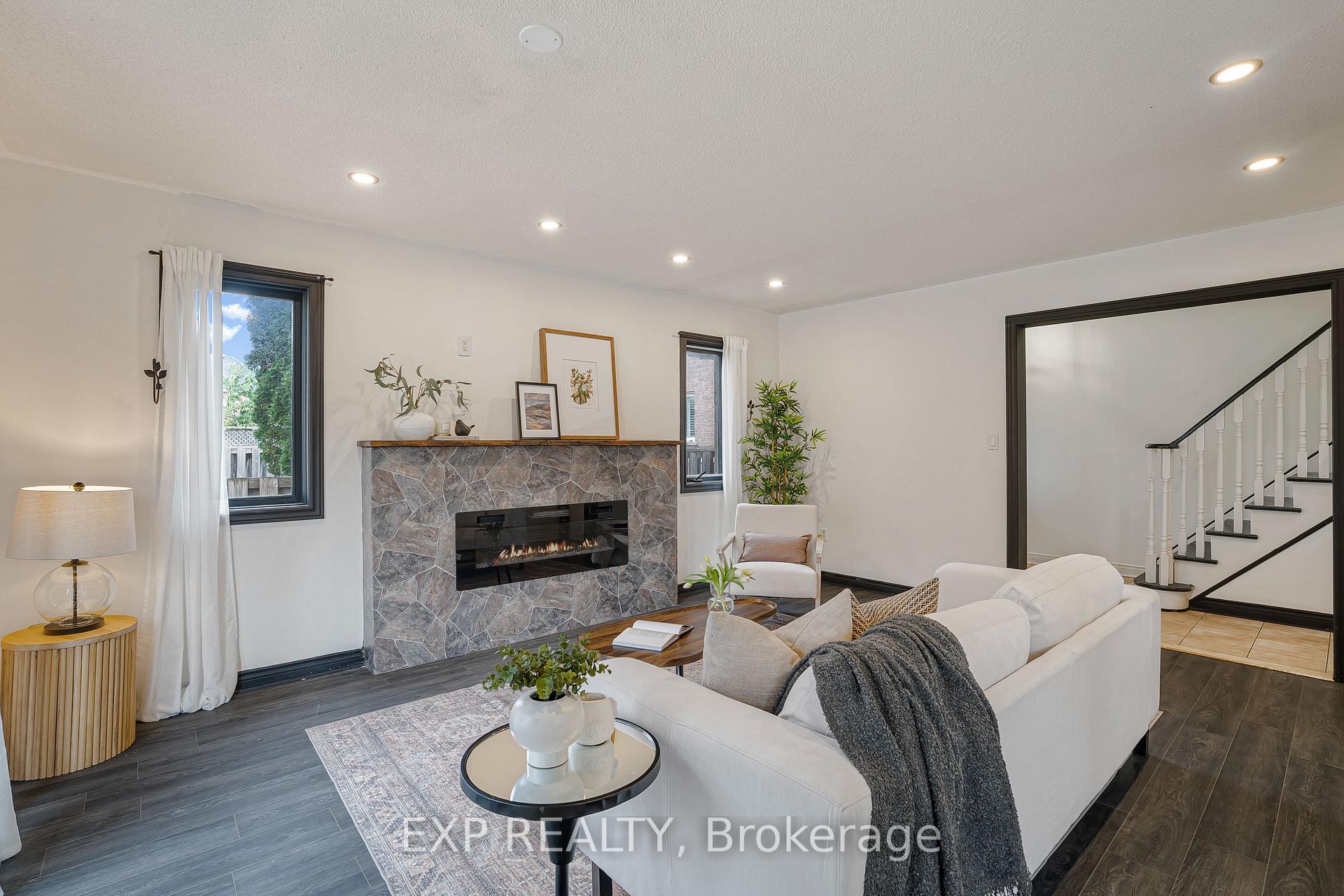 Photo 10 of 65 Pressed Brick Drive, Brampton, Brampton North — HOMEH