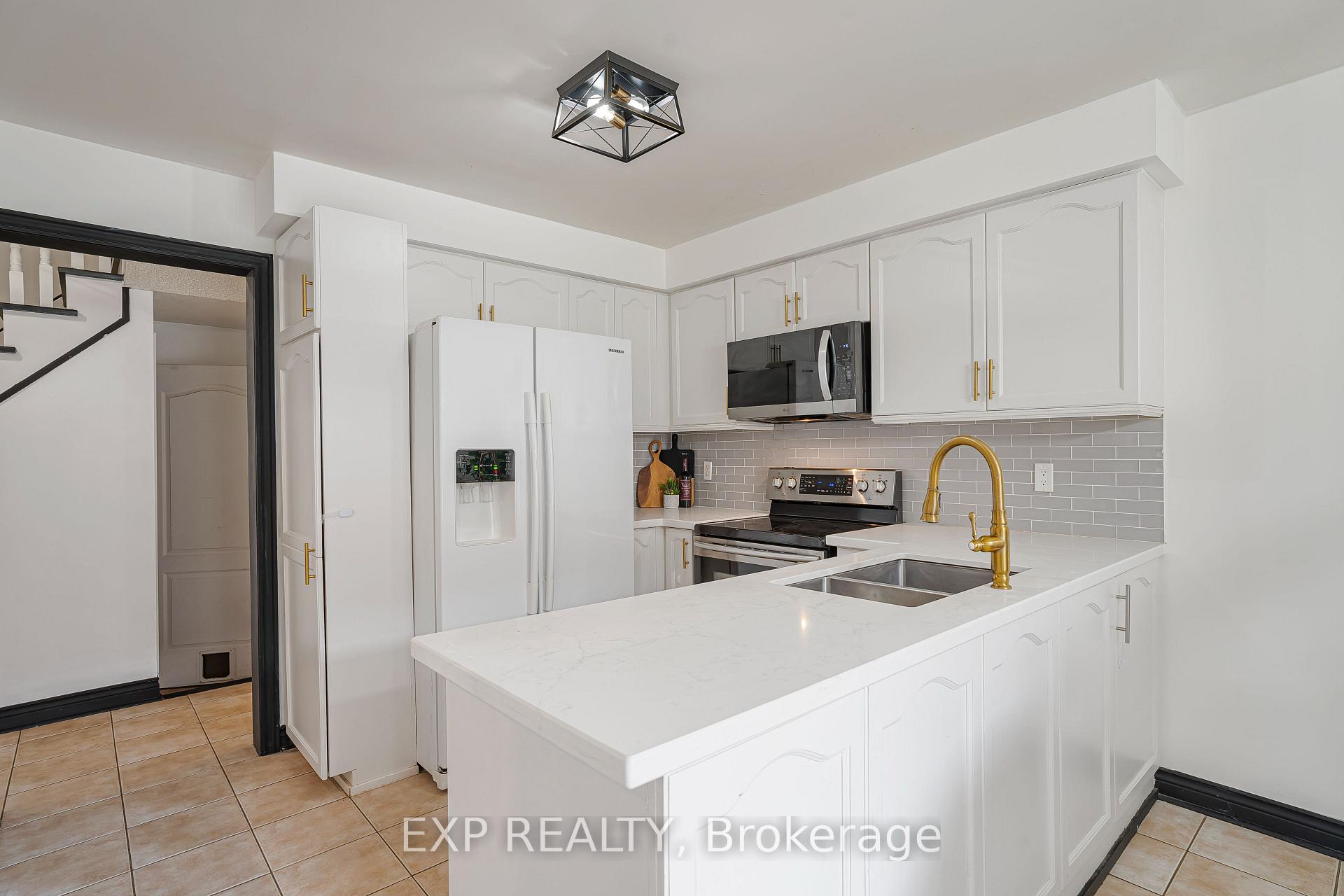 Photo 15 of 65 Pressed Brick Drive, Brampton, Brampton North — HOMEH