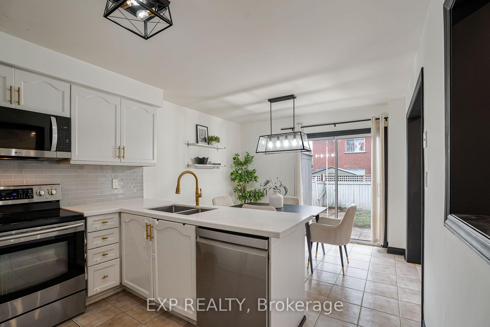 Photo 16 of 65 Pressed Brick Drive, Brampton, Brampton North — HOMEH