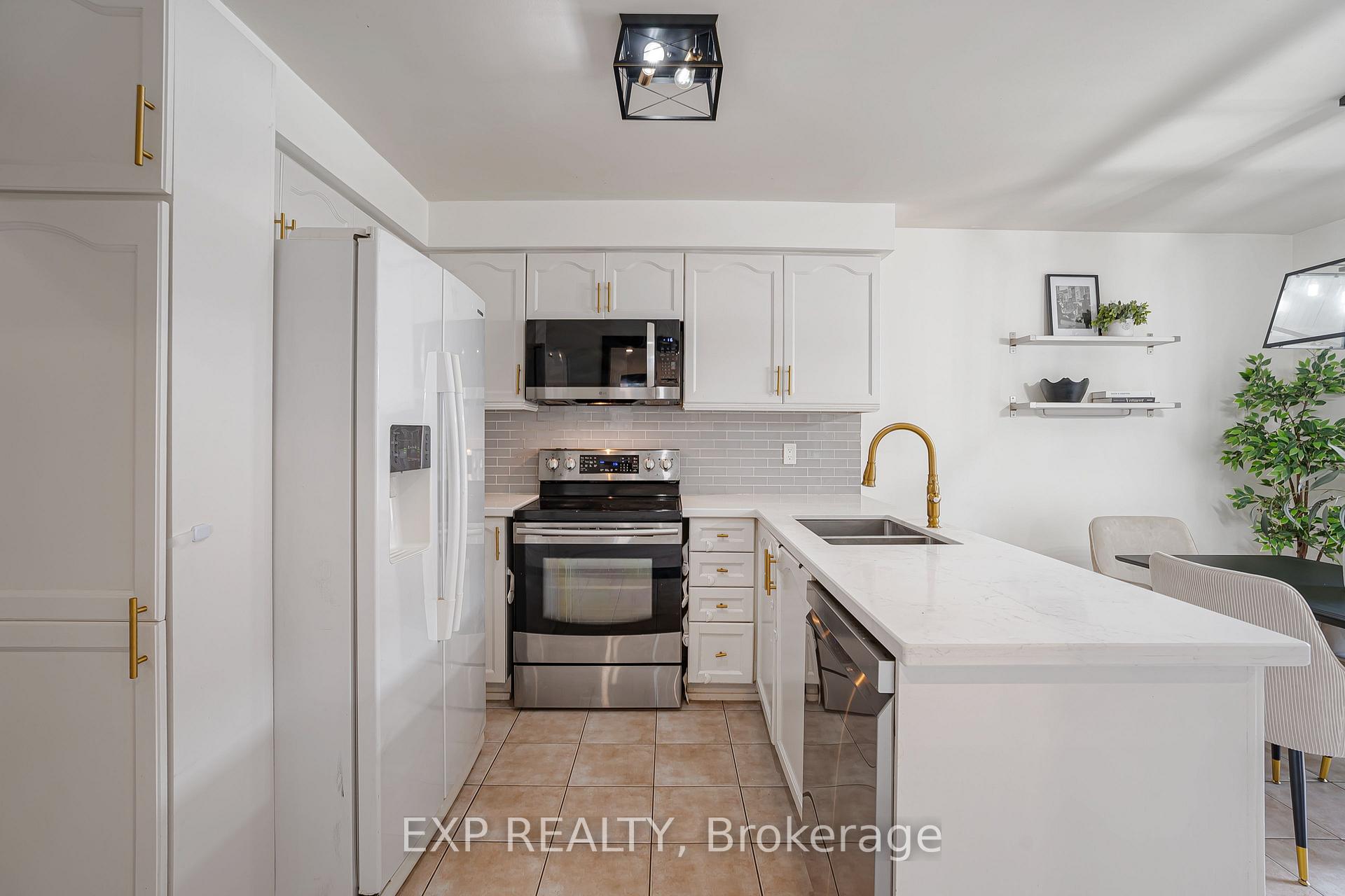 Photo 17 of 65 Pressed Brick Drive, Brampton, Brampton North — HOMEH