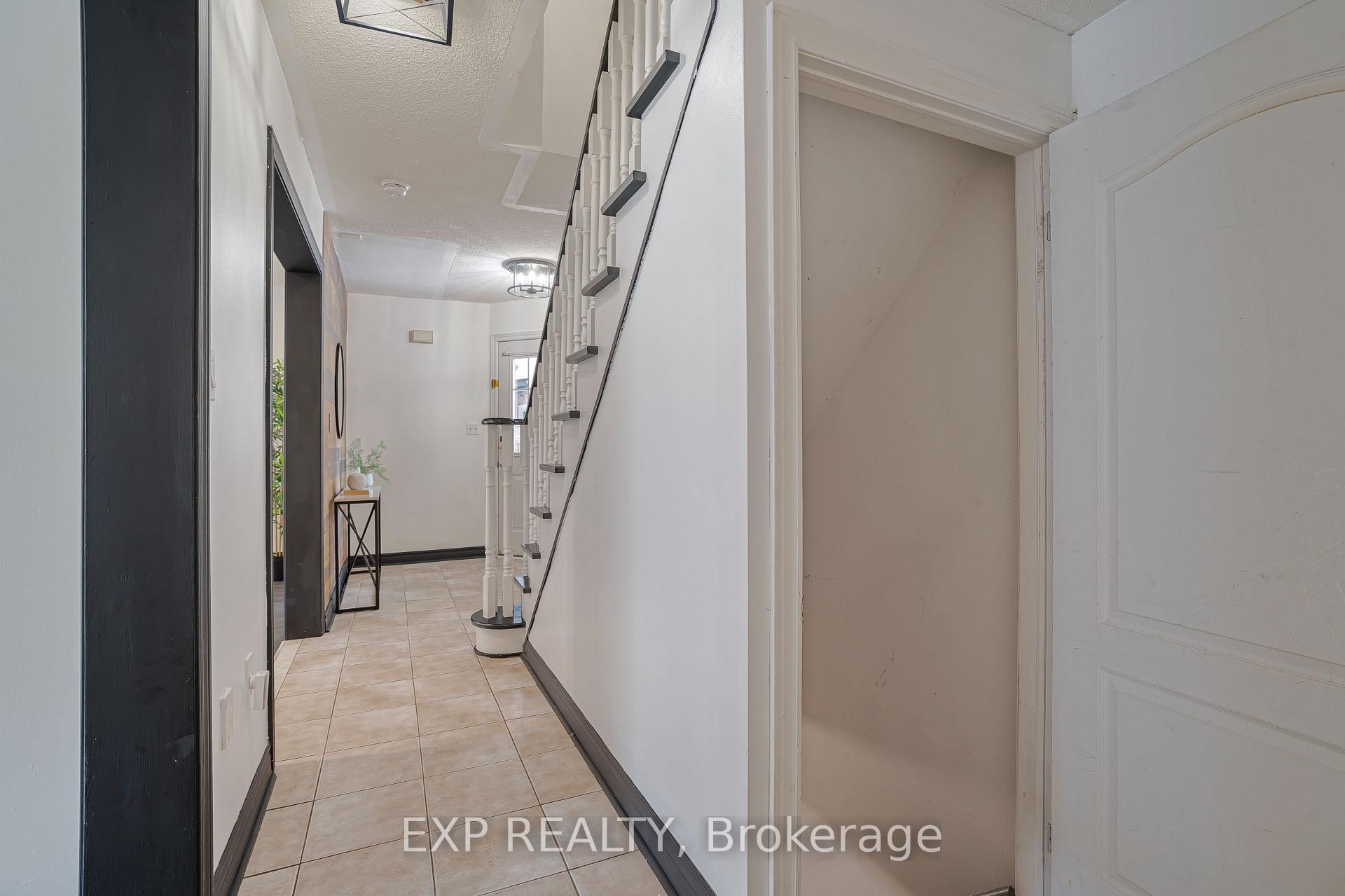 Photo 18 of 65 Pressed Brick Drive, Brampton, Brampton North — HOMEH