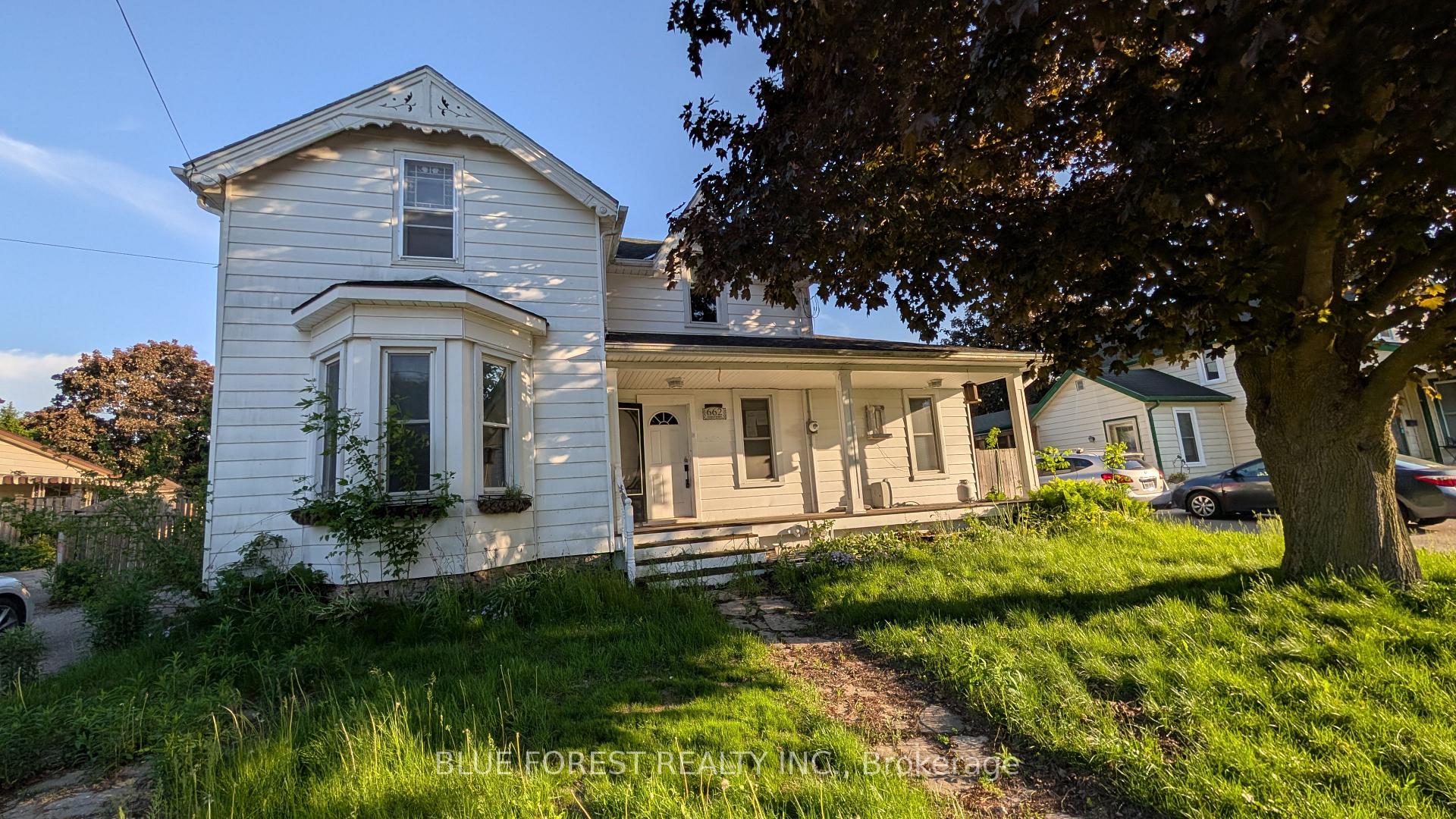 Front of 662 Frances Street