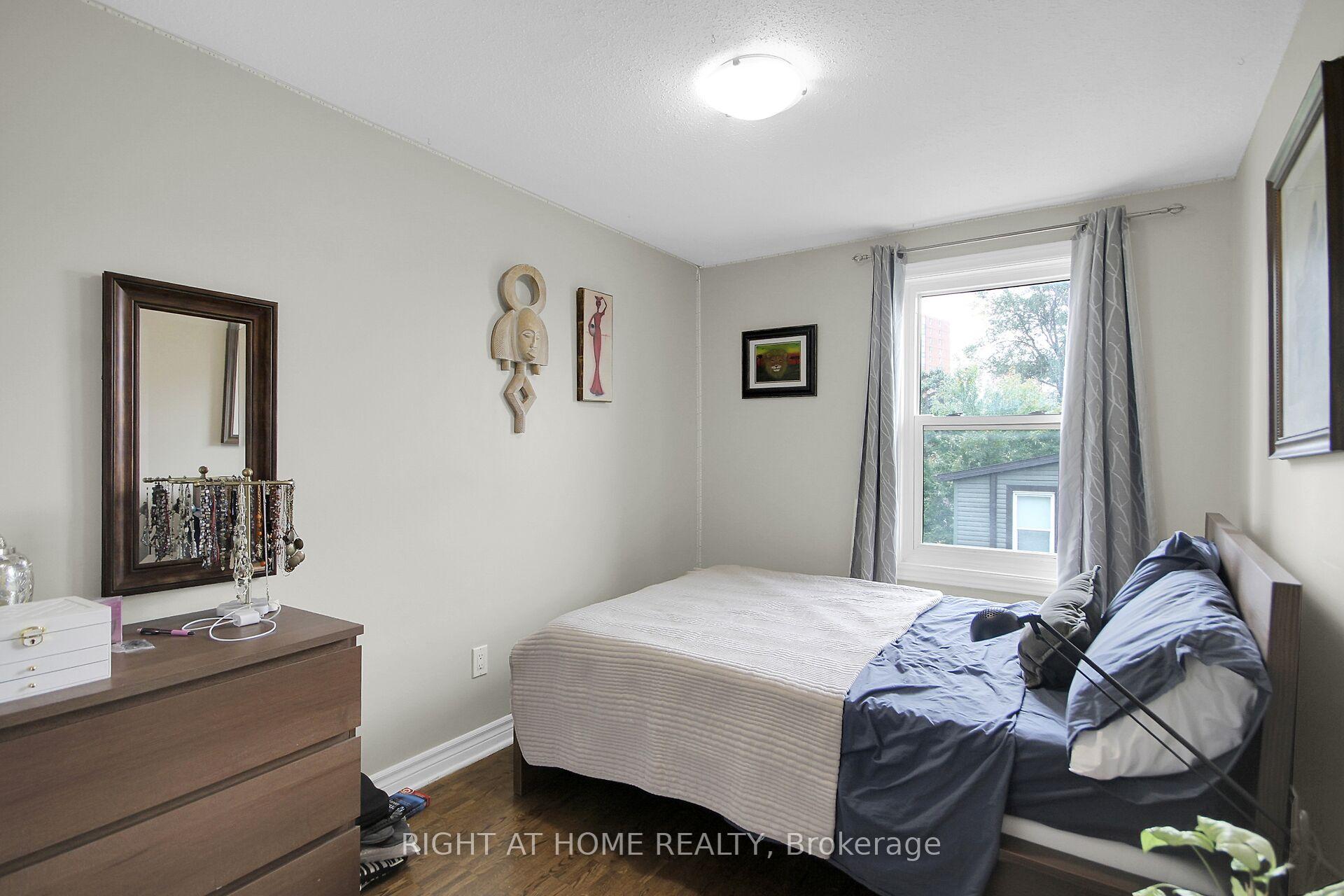 Photo 16 of Unit 16, 1250 Mcwatters Road N, Ottawa, Queensway Terrace South/Ridgeview — HOMEH