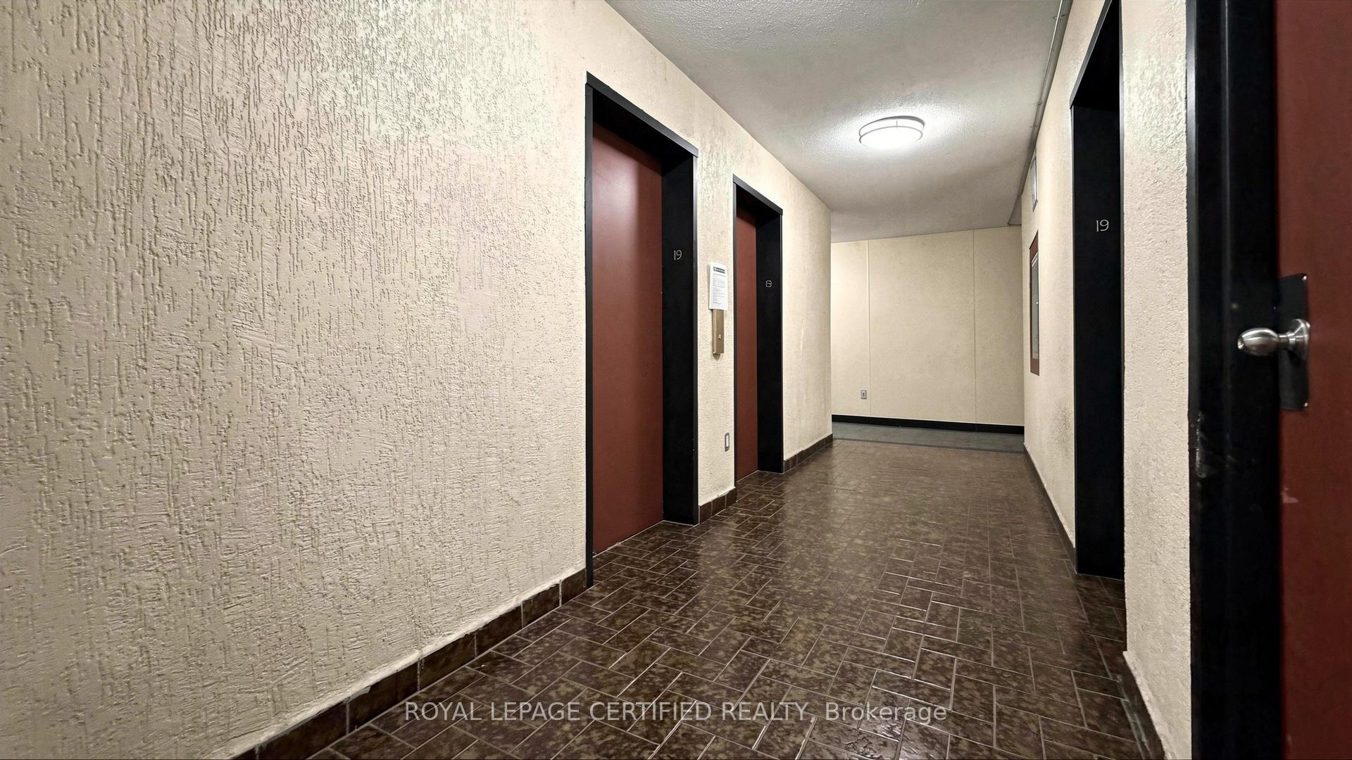 Photo 4 of Unit 1903, 330 Dixon Road, Etobicoke, Kingsview Village-The Westway — HOMEH