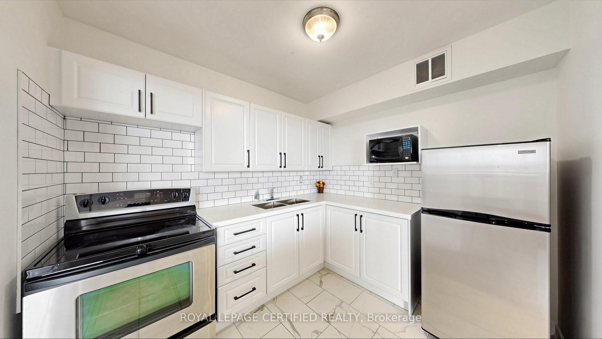 Photo 6 of Unit 1903, 330 Dixon Road, Etobicoke, Kingsview Village-The Westway — HOMEH