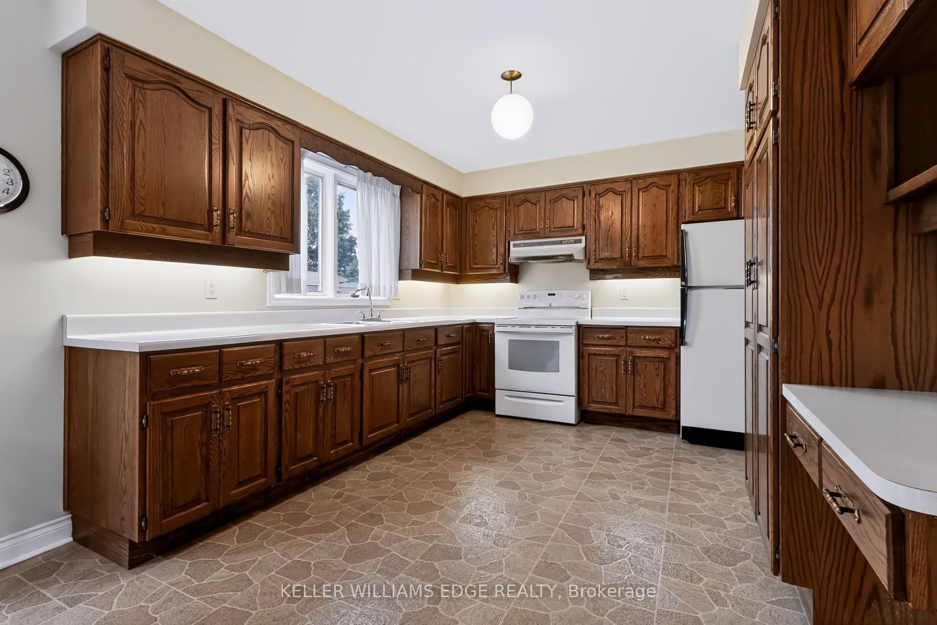 Photo 7 of 54 Monte Drive, Hamilton, Gershome — HOMEH