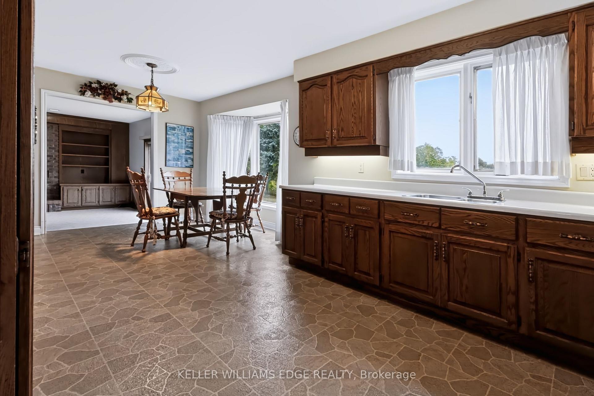 Photo 10 of 54 Monte Drive, Hamilton, Gershome — HOMEH
