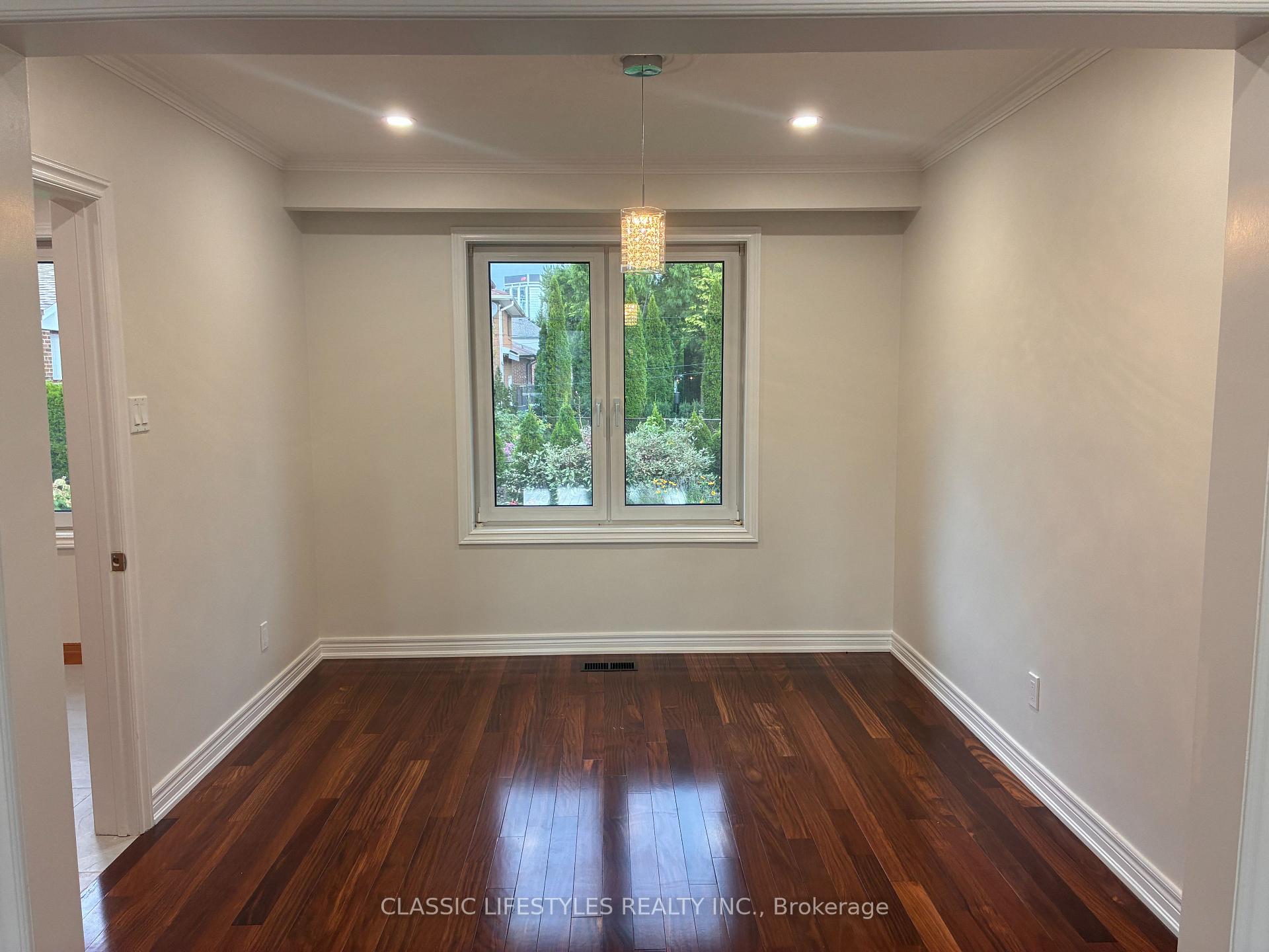 Photo 7 of 66 Leland Avenue, Etobicoke, Stonegate-Queensway — HOMEH