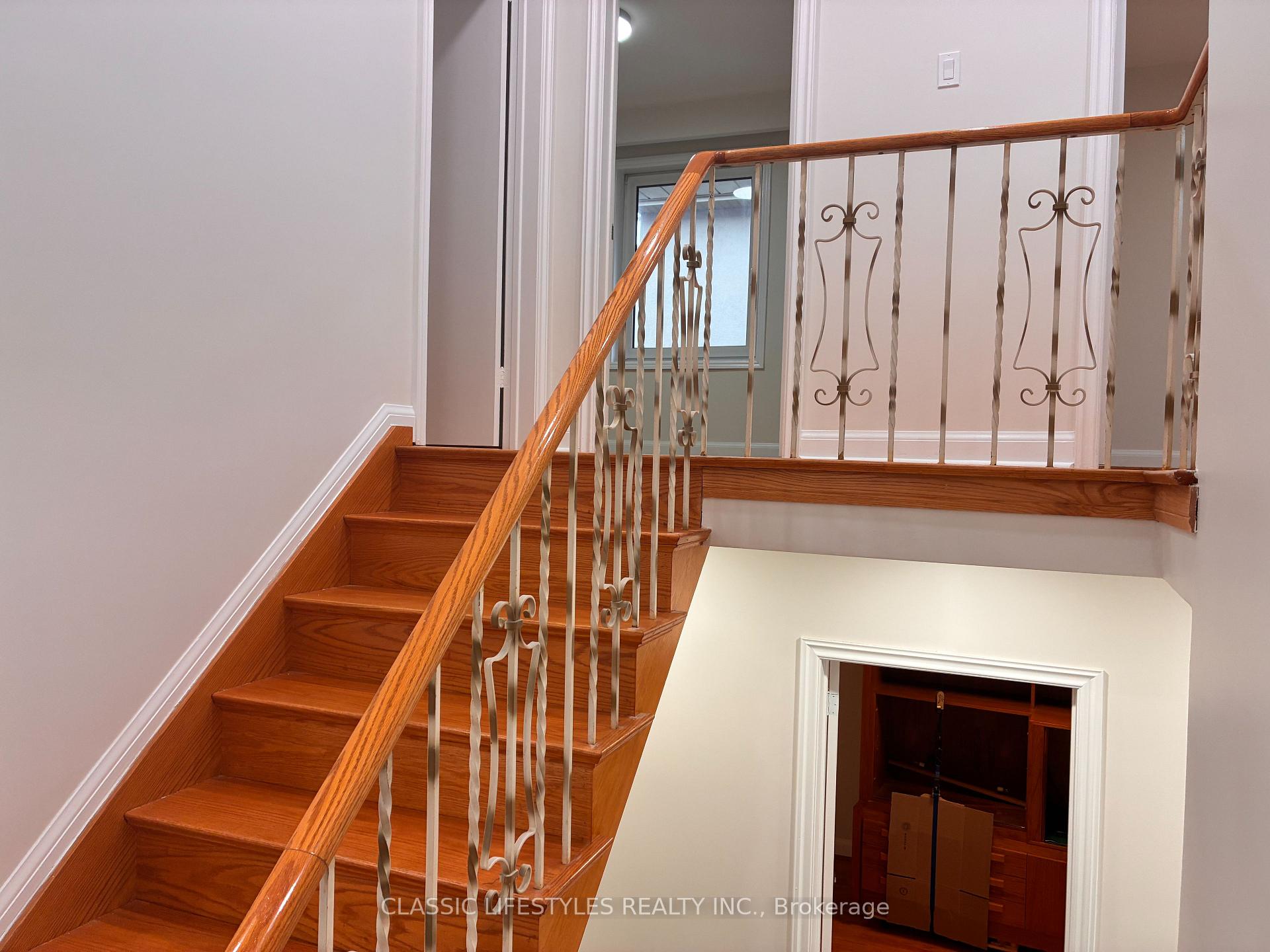 Photo 12 of 66 Leland Avenue, Etobicoke, Stonegate-Queensway — HOMEH