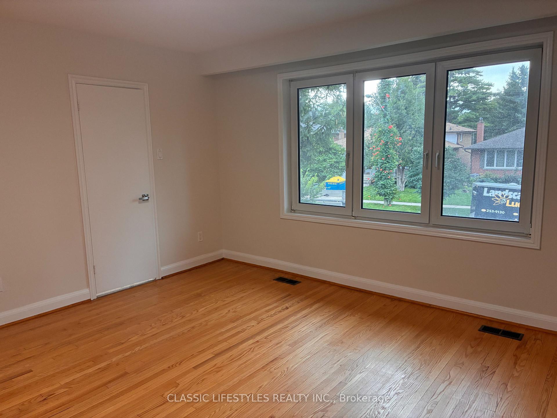 Photo 14 of 66 Leland Avenue, Etobicoke, Stonegate-Queensway — HOMEH