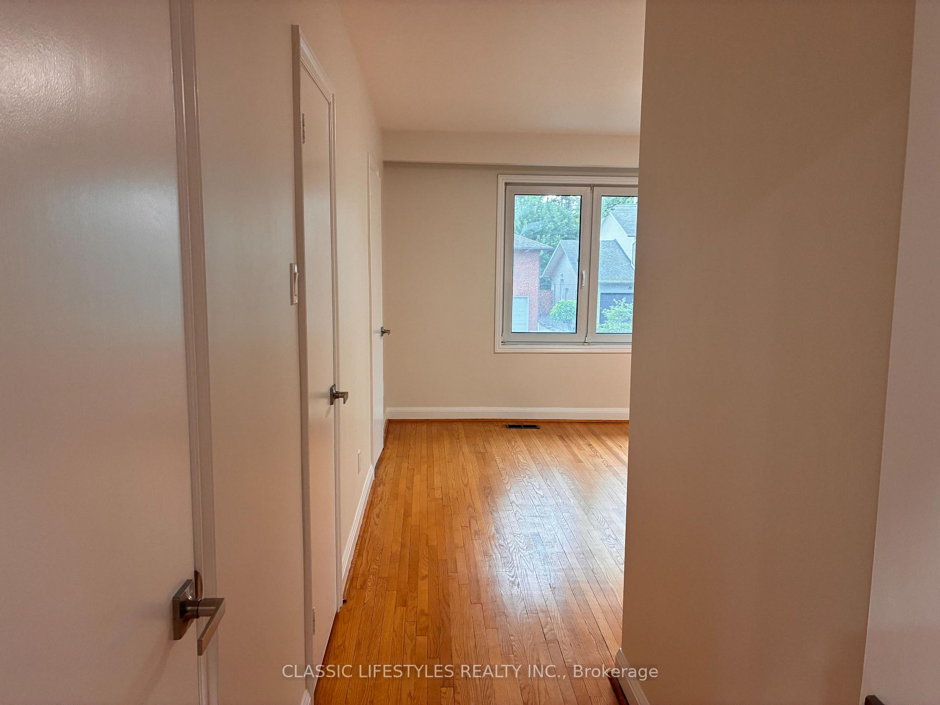 Photo 15 of 66 Leland Avenue, Etobicoke, Stonegate-Queensway — HOMEH