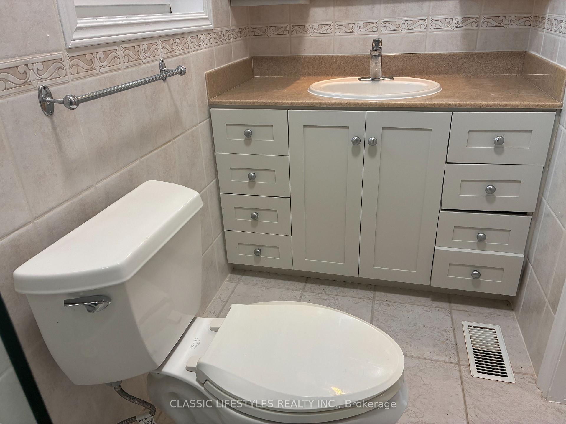 Photo 19 of 66 Leland Avenue, Etobicoke, Stonegate-Queensway — HOMEH