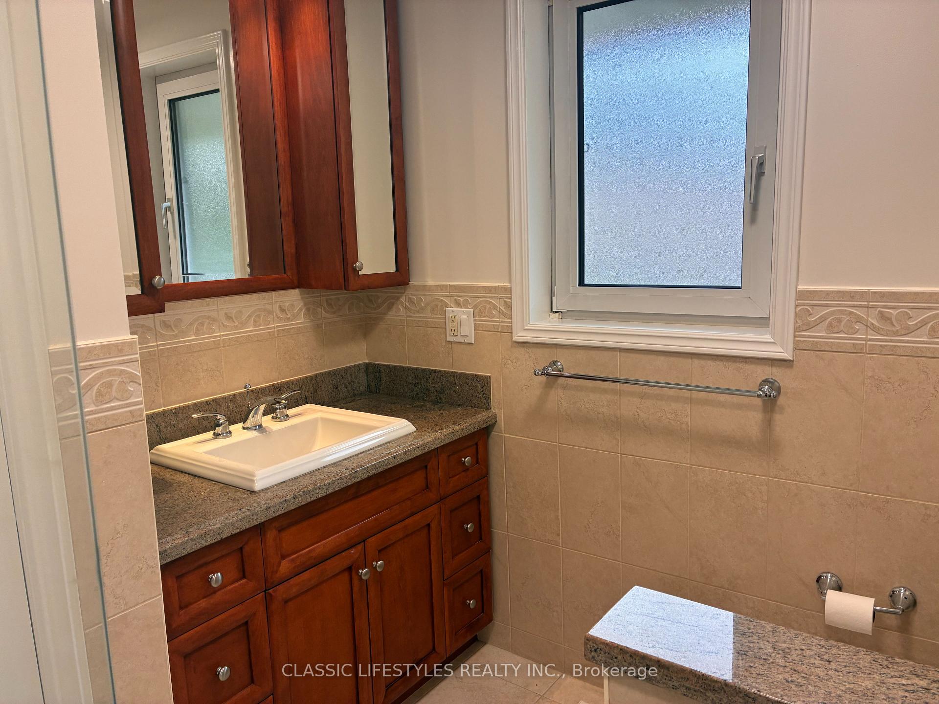 Photo 21 of 66 Leland Avenue, Etobicoke, Stonegate-Queensway — HOMEH
