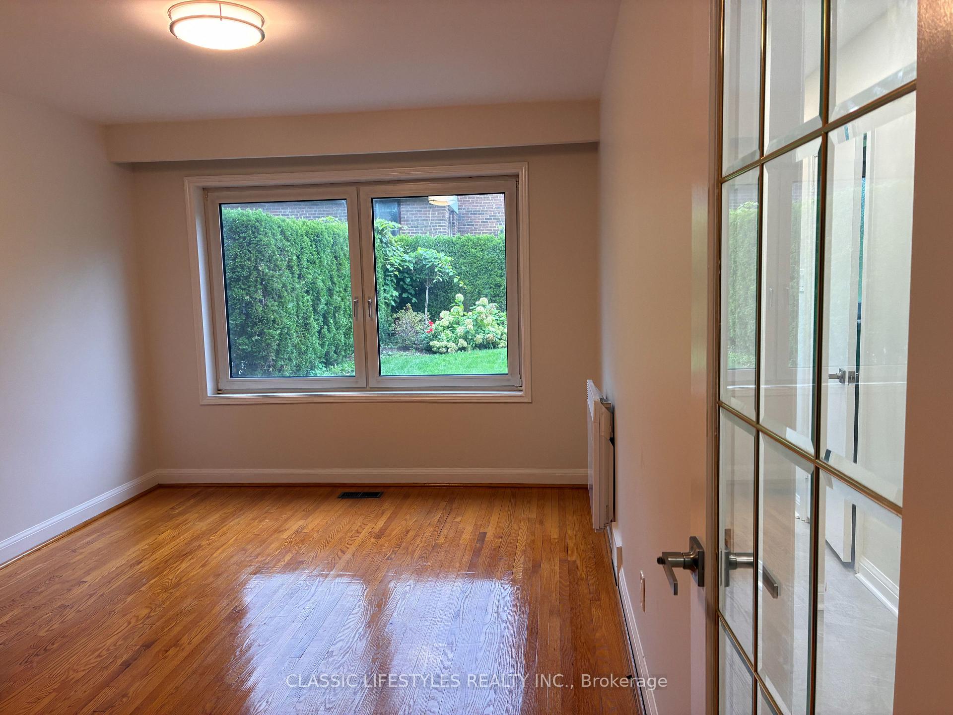 Photo 26 of 66 Leland Avenue, Etobicoke, Stonegate-Queensway — HOMEH
