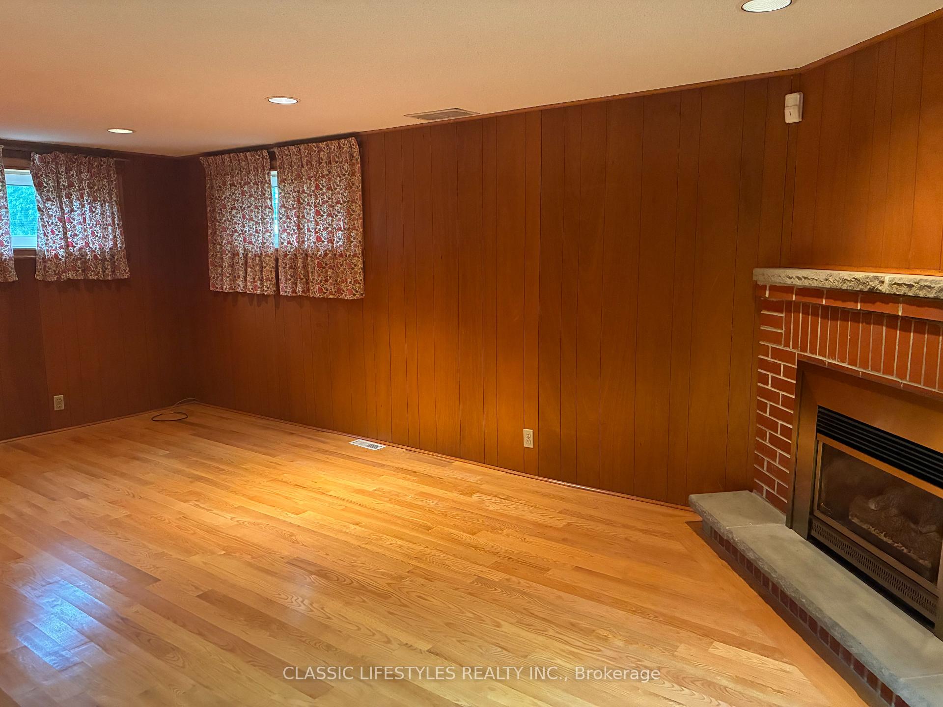 Photo 29 of 66 Leland Avenue, Etobicoke, Stonegate-Queensway — HOMEH