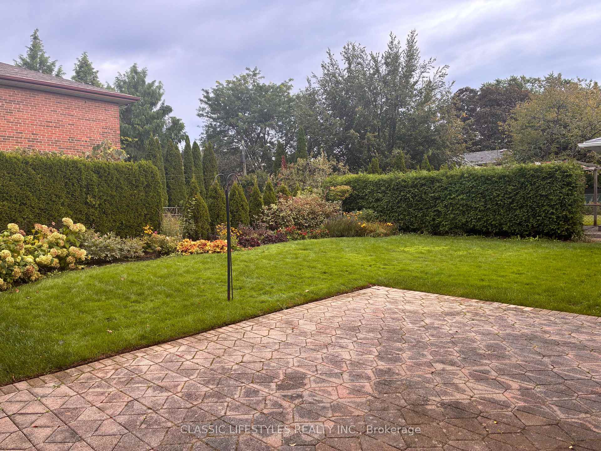 Photo 34 of 66 Leland Avenue, Etobicoke, Stonegate-Queensway — HOMEH
