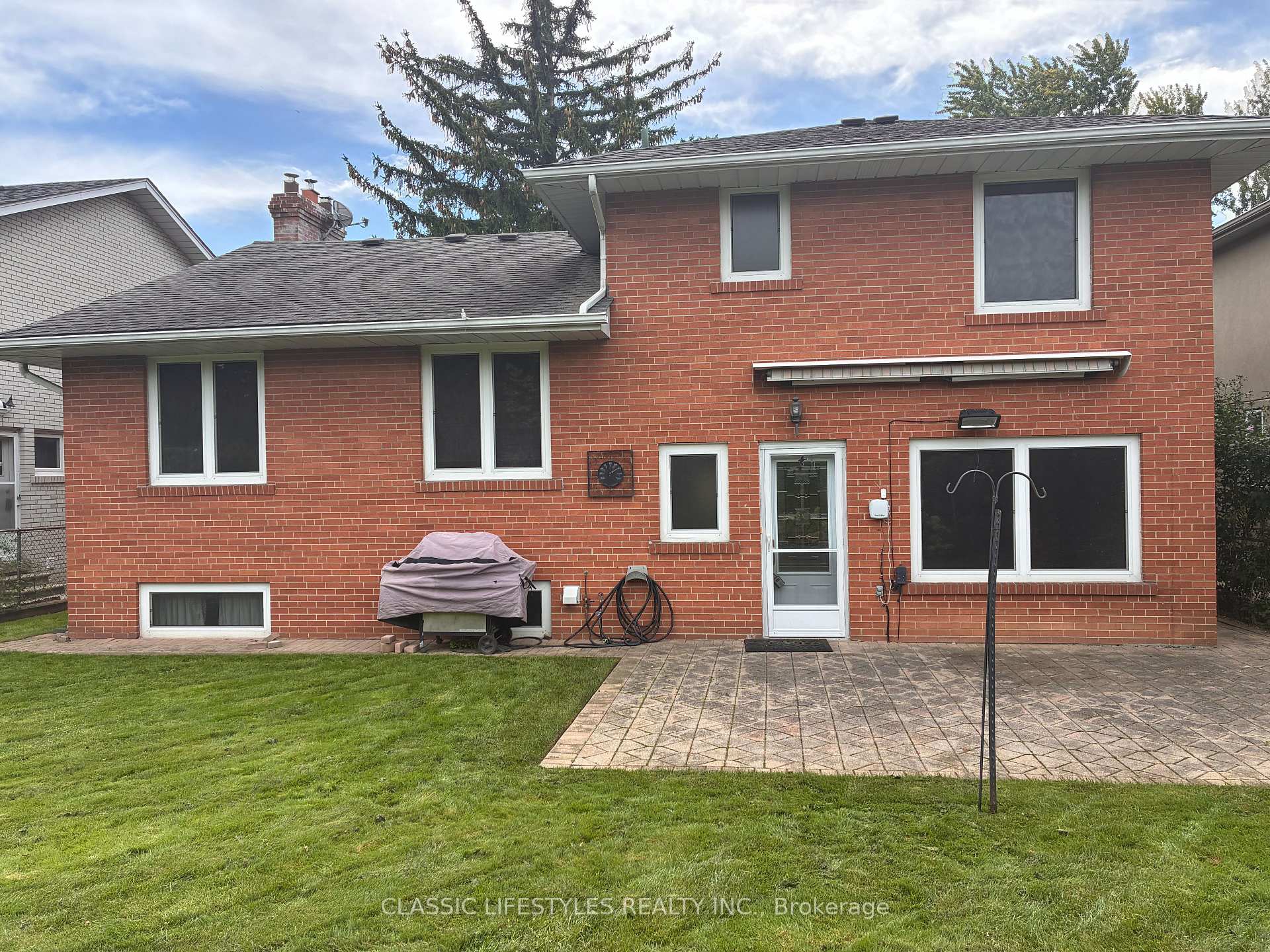 Photo 36 of 66 Leland Avenue, Etobicoke, Stonegate-Queensway — HOMEH