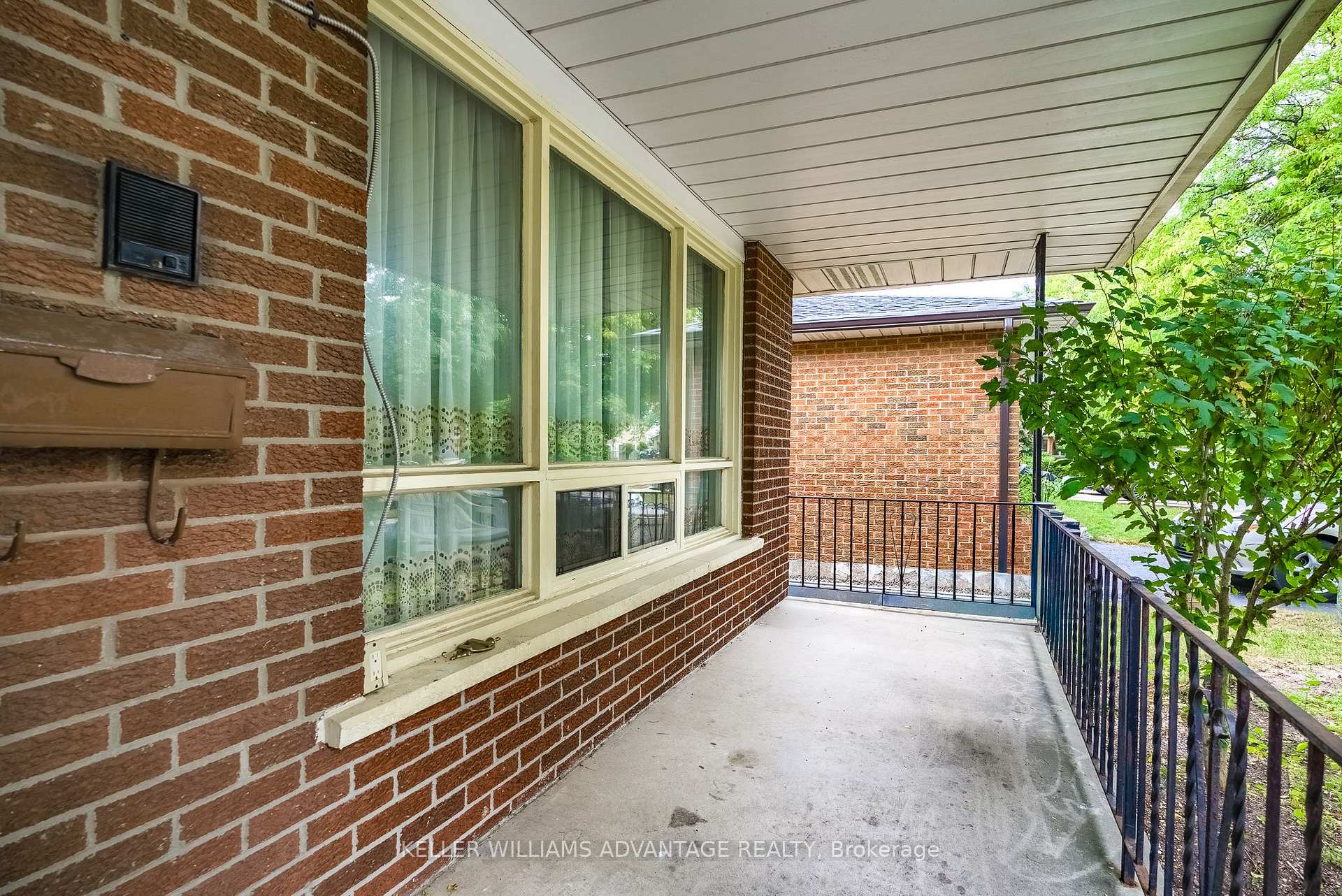 Photo 2 of 68 Fullerton Crescent, Markham, Milliken Mills West — HOMEH