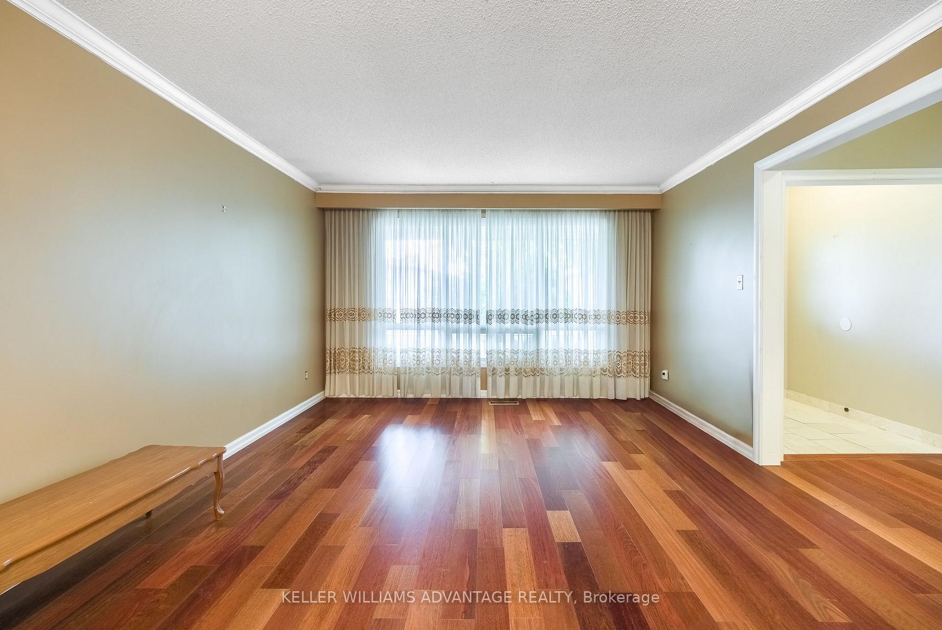 Photo 6 of 68 Fullerton Crescent, Markham, Milliken Mills West — HOMEH