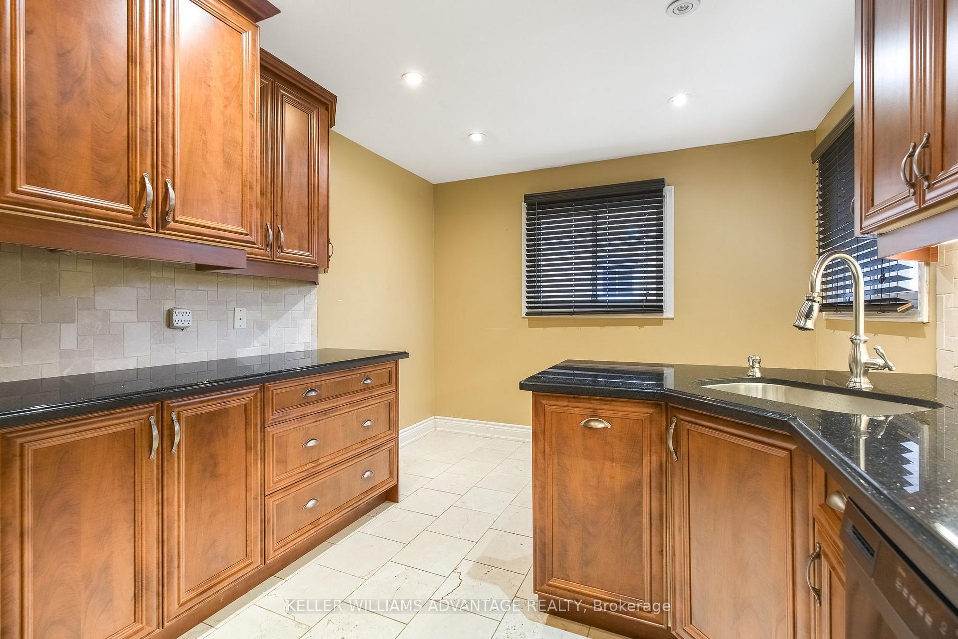 Photo 8 of 68 Fullerton Crescent, Markham, Milliken Mills West — HOMEH