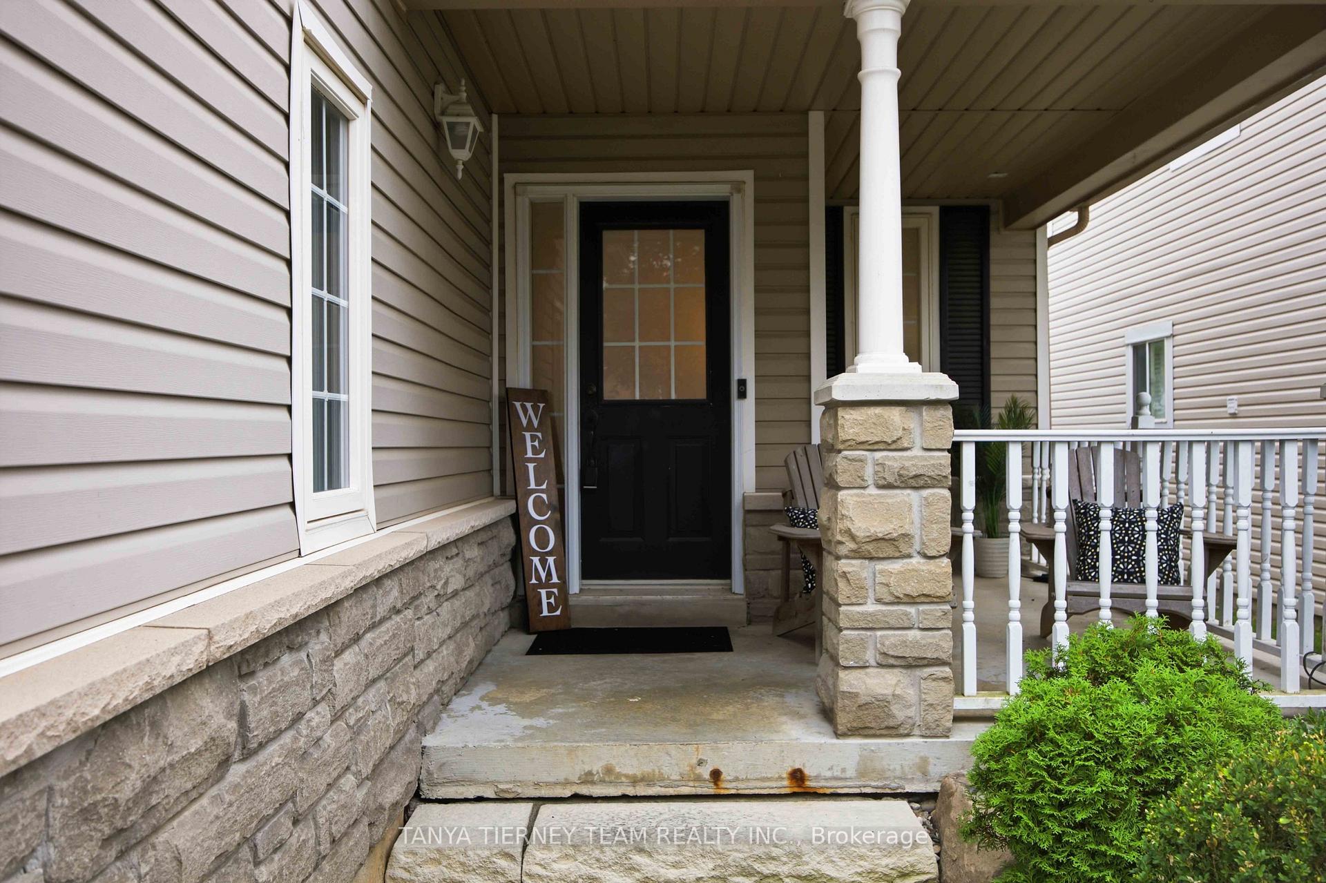 Photo 4 of 17 Cody Avenue, Whitby, Brooklin — HOMEH
