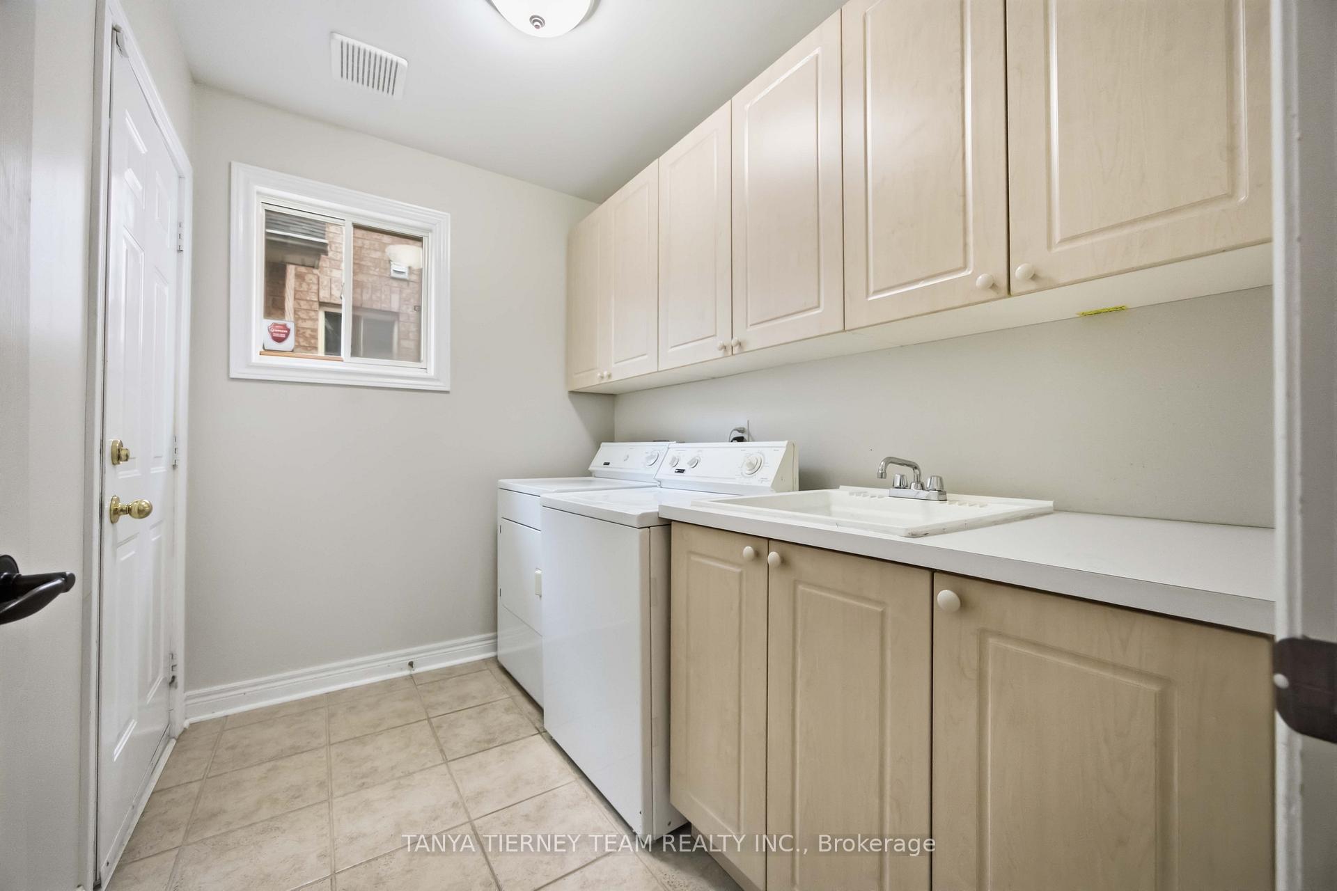 Photo 23 of 17 Cody Avenue, Whitby, Brooklin — HOMEH