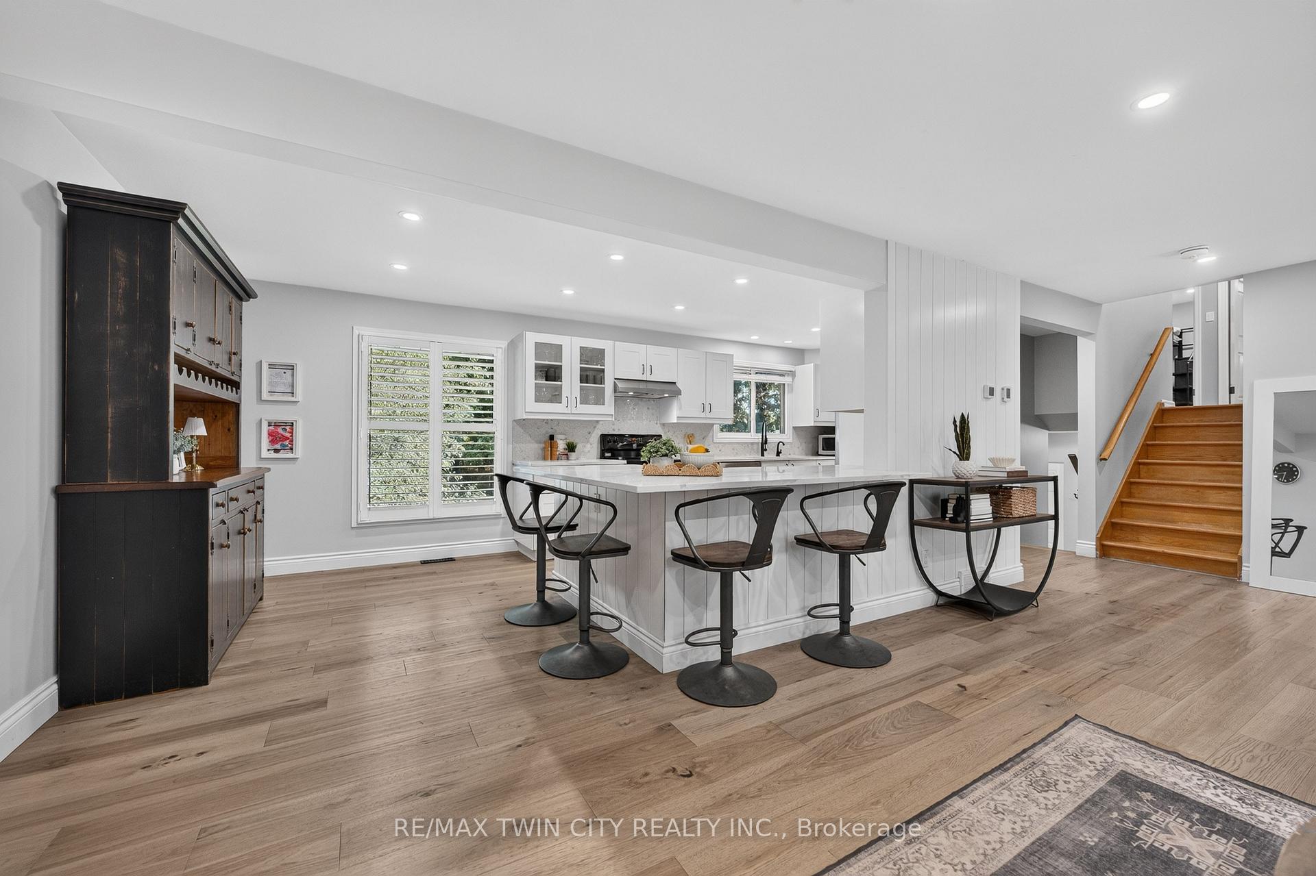 Photo 14 of 13 Southwick Place, Waterloo, Lexington/Lincoln Village — HOMEH
