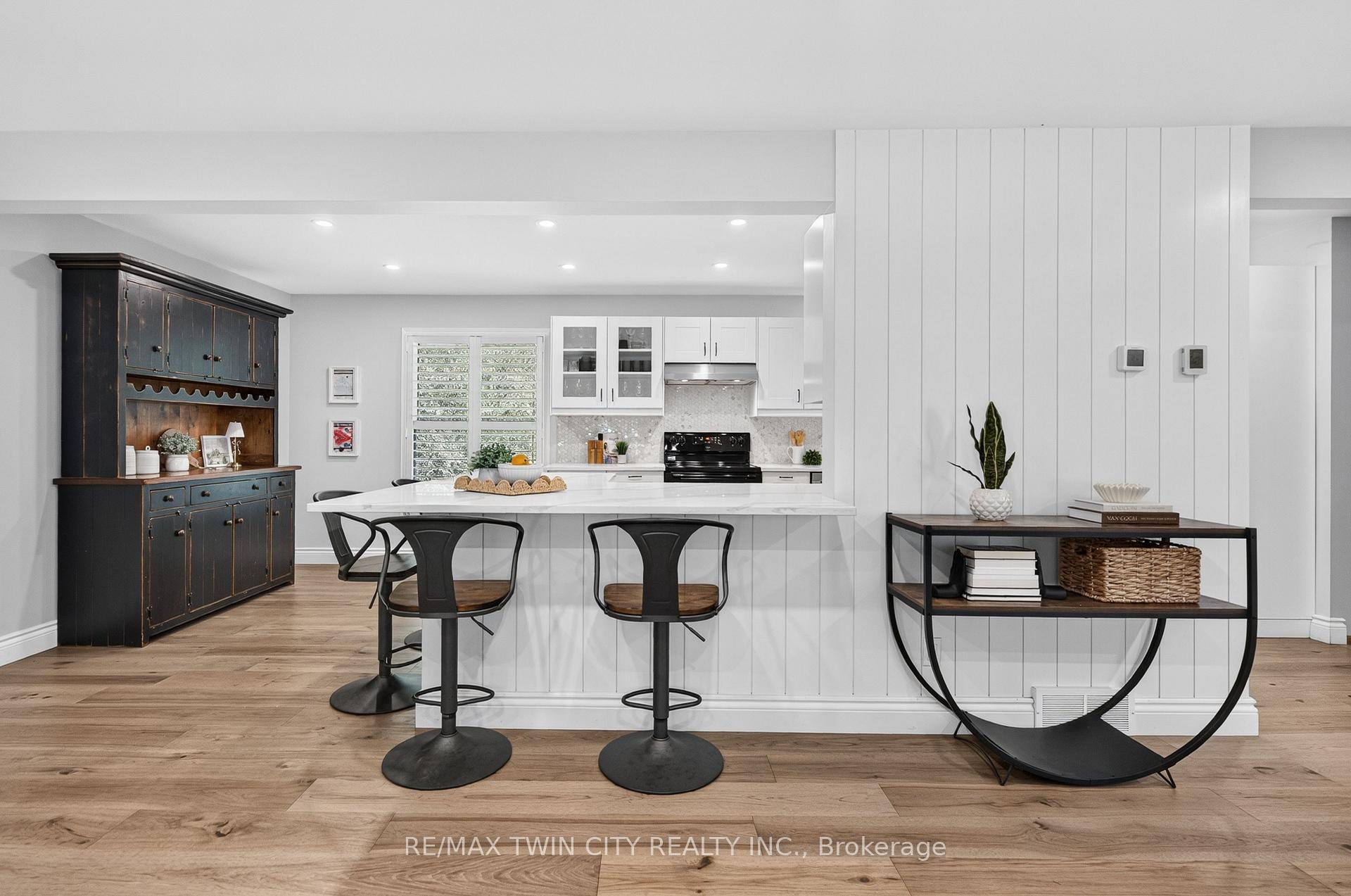 Photo 18 of 13 Southwick Place, Waterloo, Lexington/Lincoln Village — HOMEH