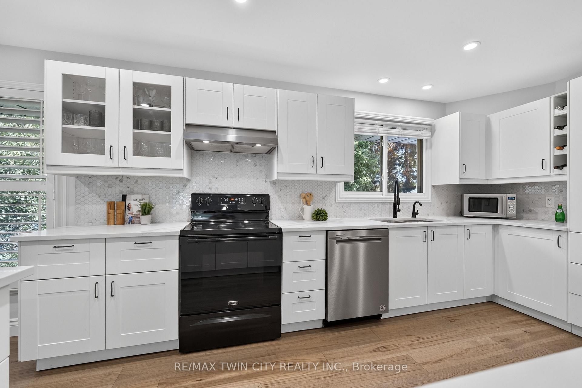 Photo 24 of 13 Southwick Place, Waterloo, Lexington/Lincoln Village — HOMEH