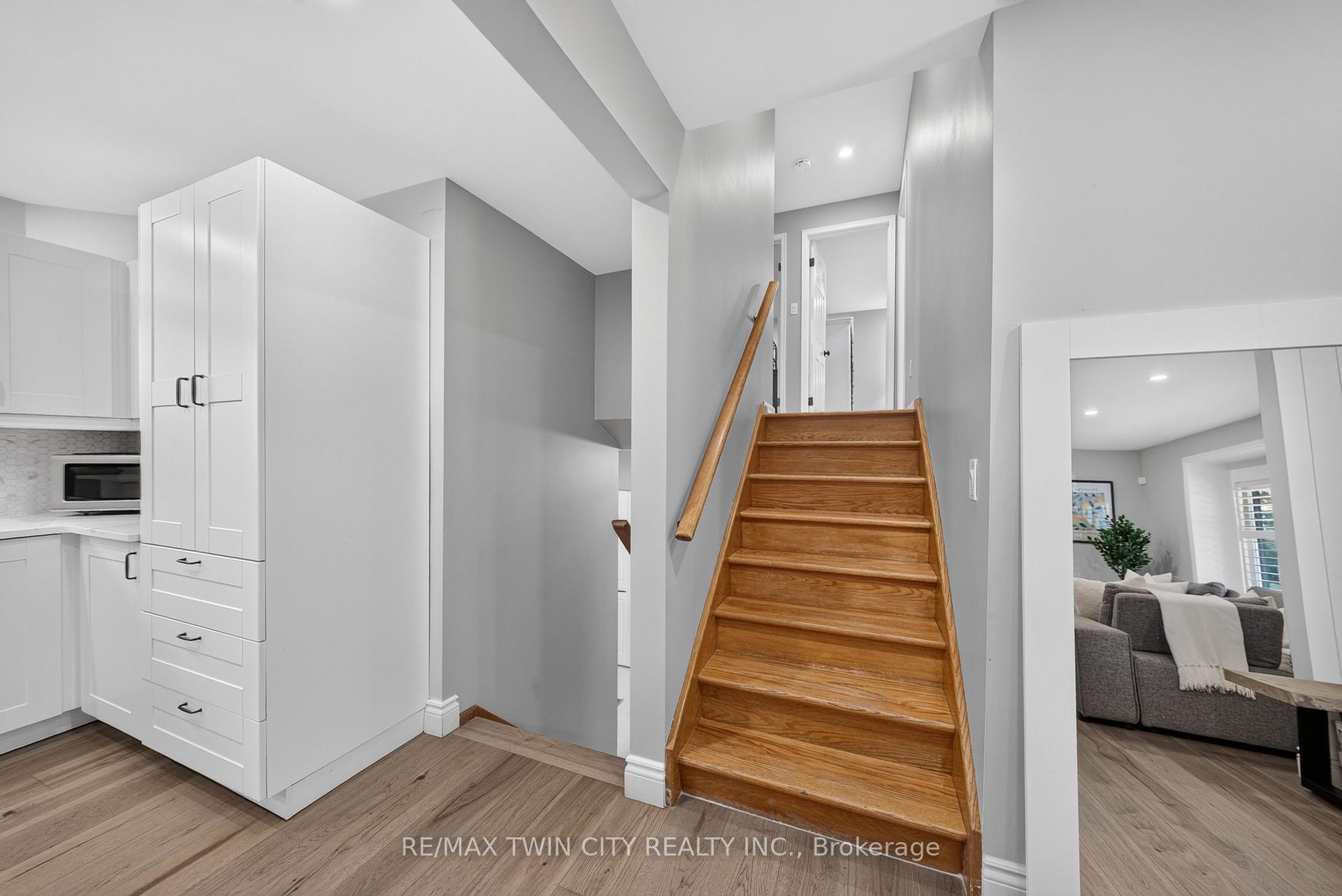 Photo 27 of 13 Southwick Place, Waterloo, Lexington/Lincoln Village — HOMEH