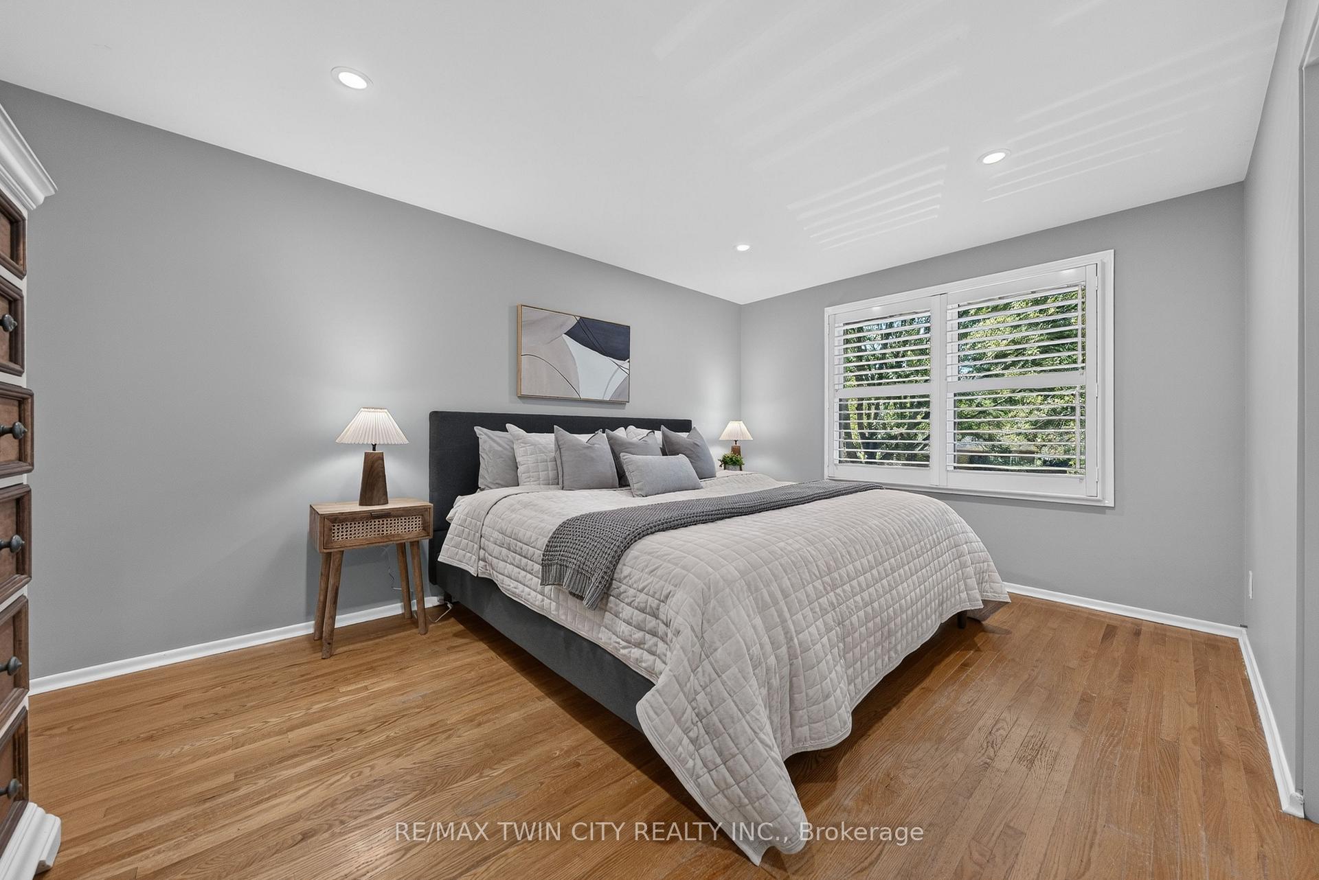 Photo 28 of 13 Southwick Place, Waterloo, Lexington/Lincoln Village — HOMEH