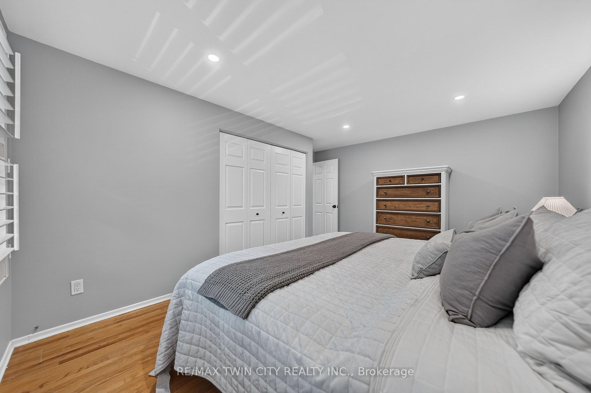 Photo 29 of 13 Southwick Place, Waterloo, Lexington/Lincoln Village — HOMEH