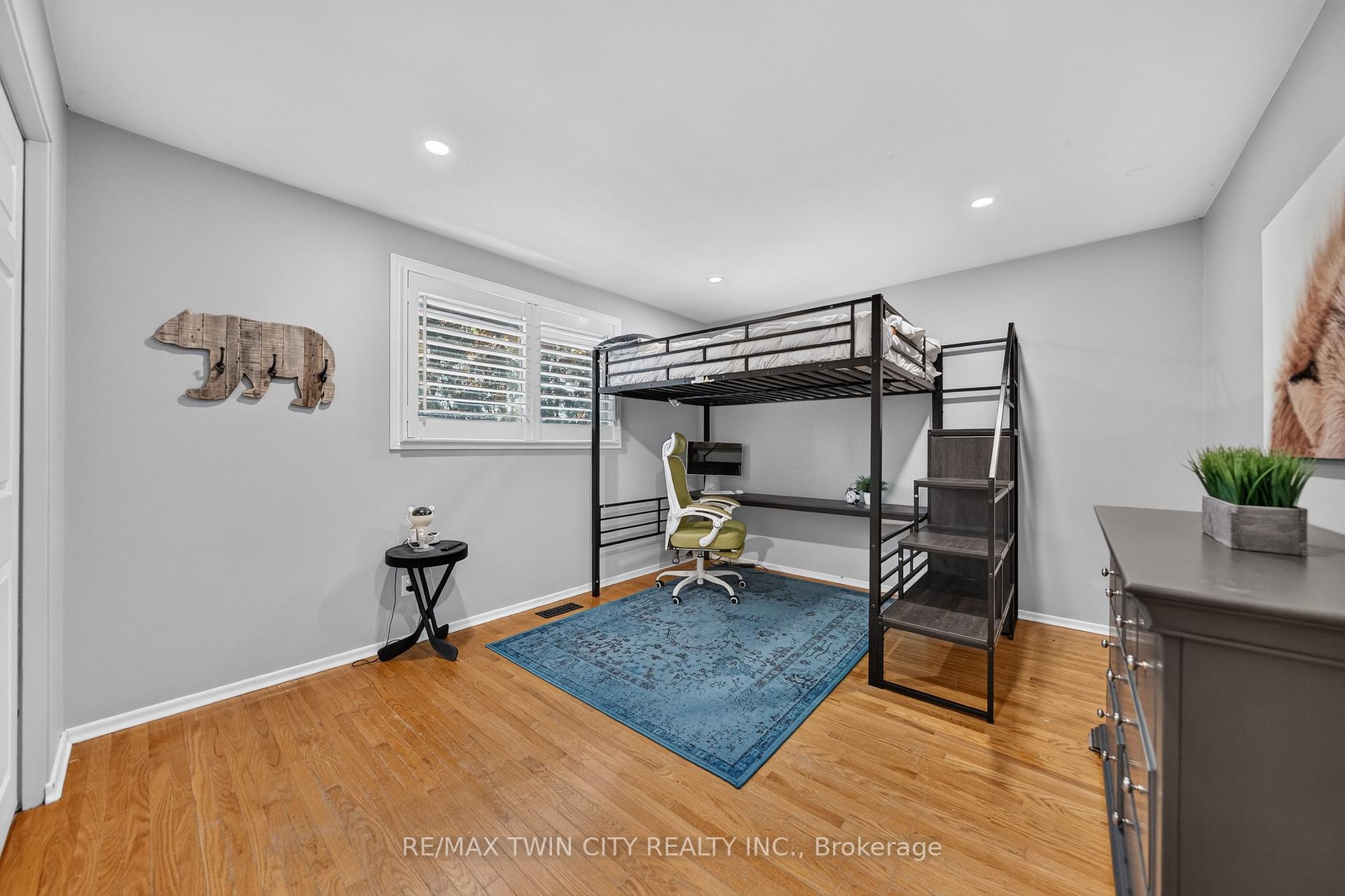 Photo 34 of 13 Southwick Place, Waterloo, Lexington/Lincoln Village — HOMEH