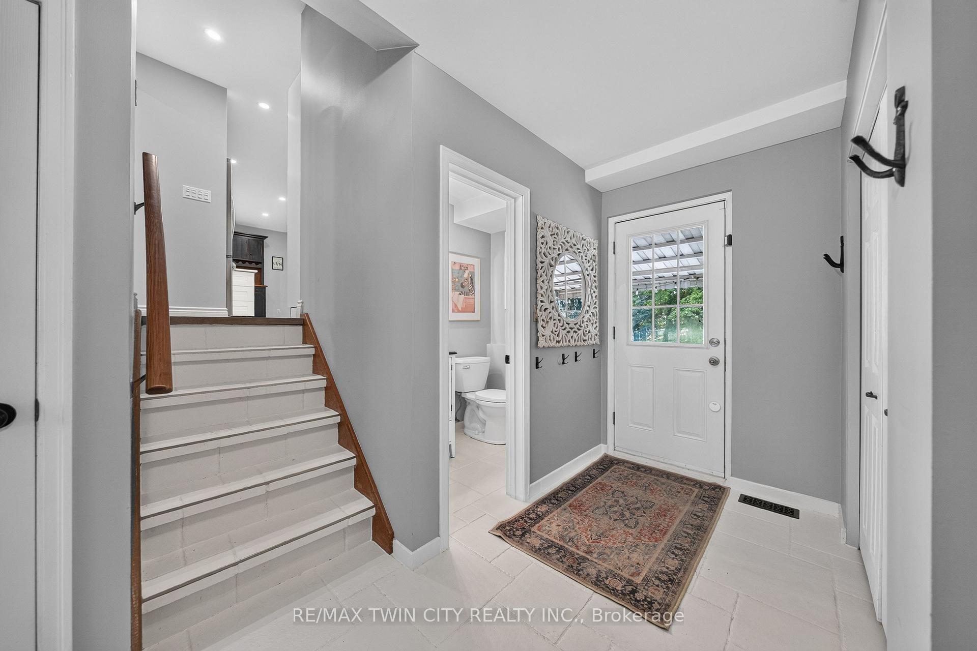 Photo 36 of 13 Southwick Place, Waterloo, Lexington/Lincoln Village — HOMEH