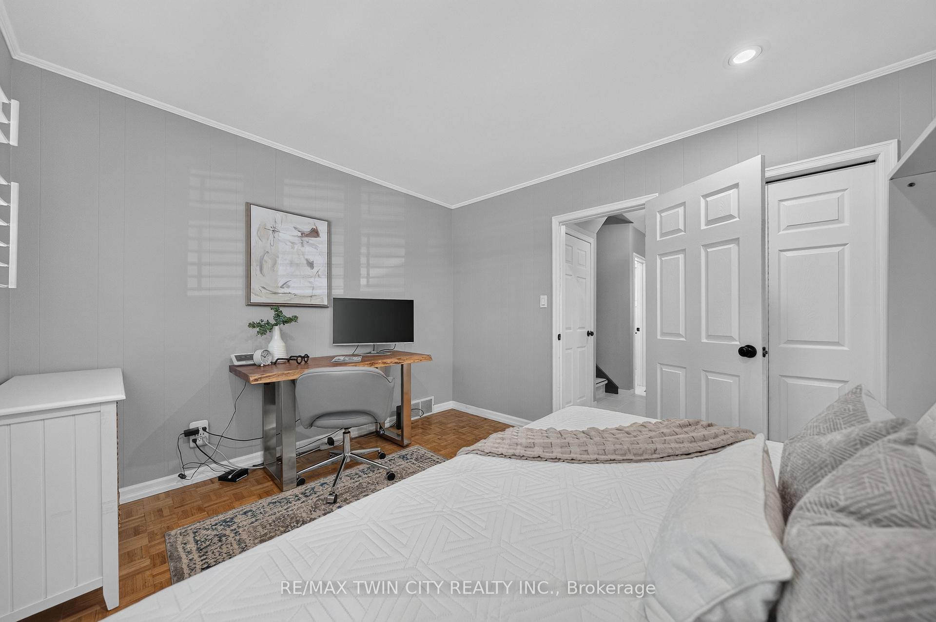Photo 38 of 13 Southwick Place, Waterloo, Lexington/Lincoln Village — HOMEH