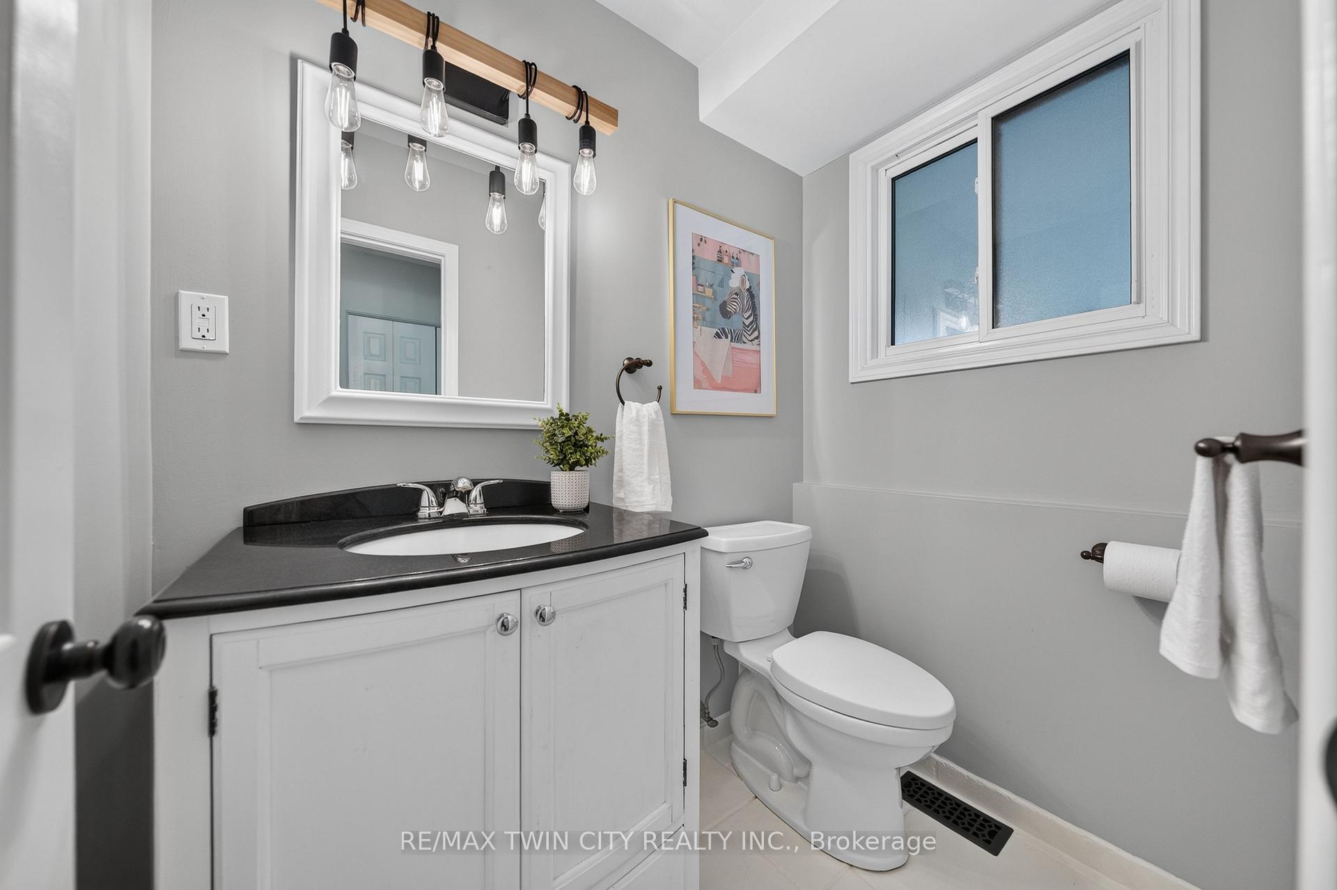 Photo 39 of 13 Southwick Place, Waterloo, Lexington/Lincoln Village — HOMEH