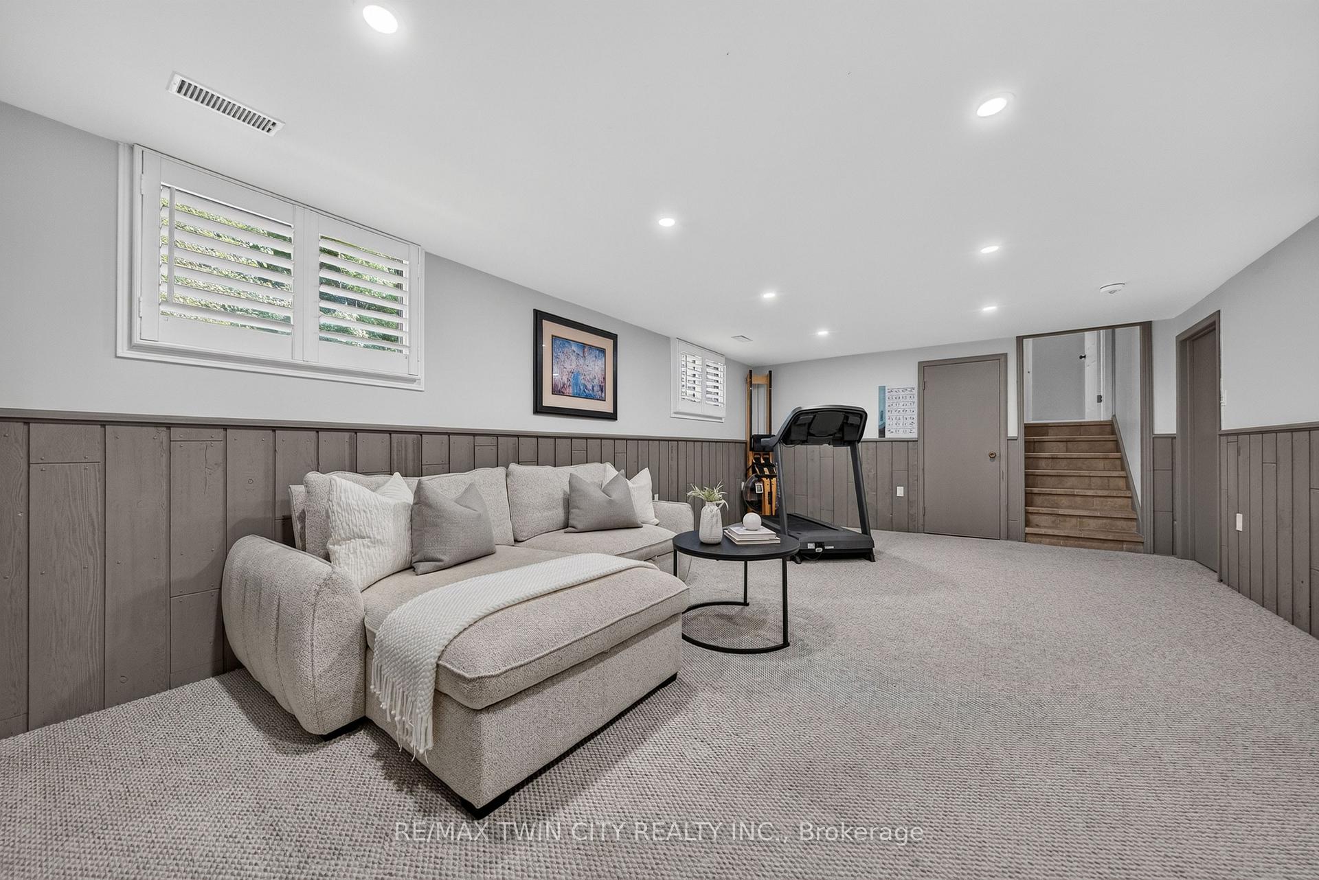Photo 41 of 13 Southwick Place, Waterloo, Lexington/Lincoln Village — HOMEH