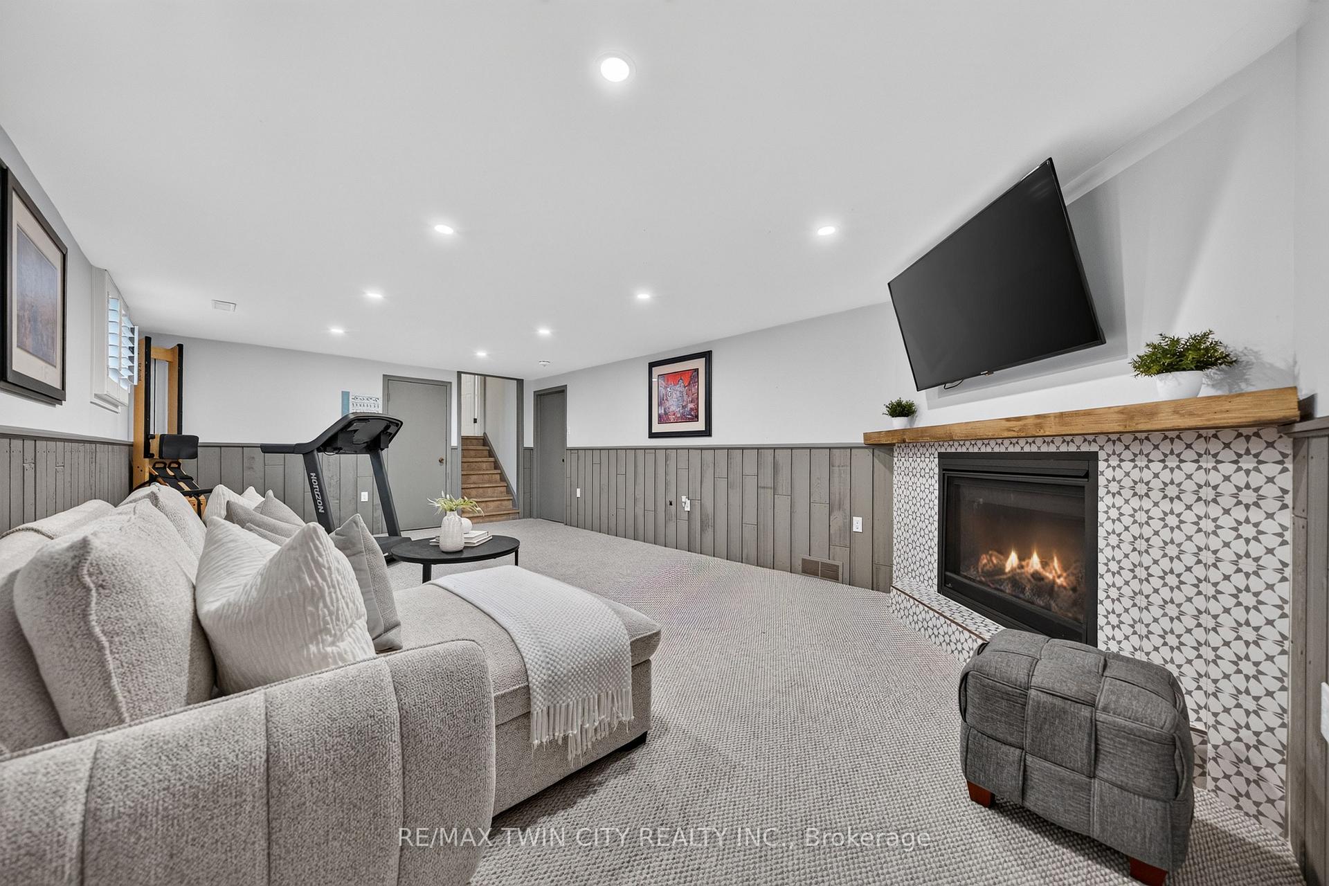Photo 42 of 13 Southwick Place, Waterloo, Lexington/Lincoln Village — HOMEH