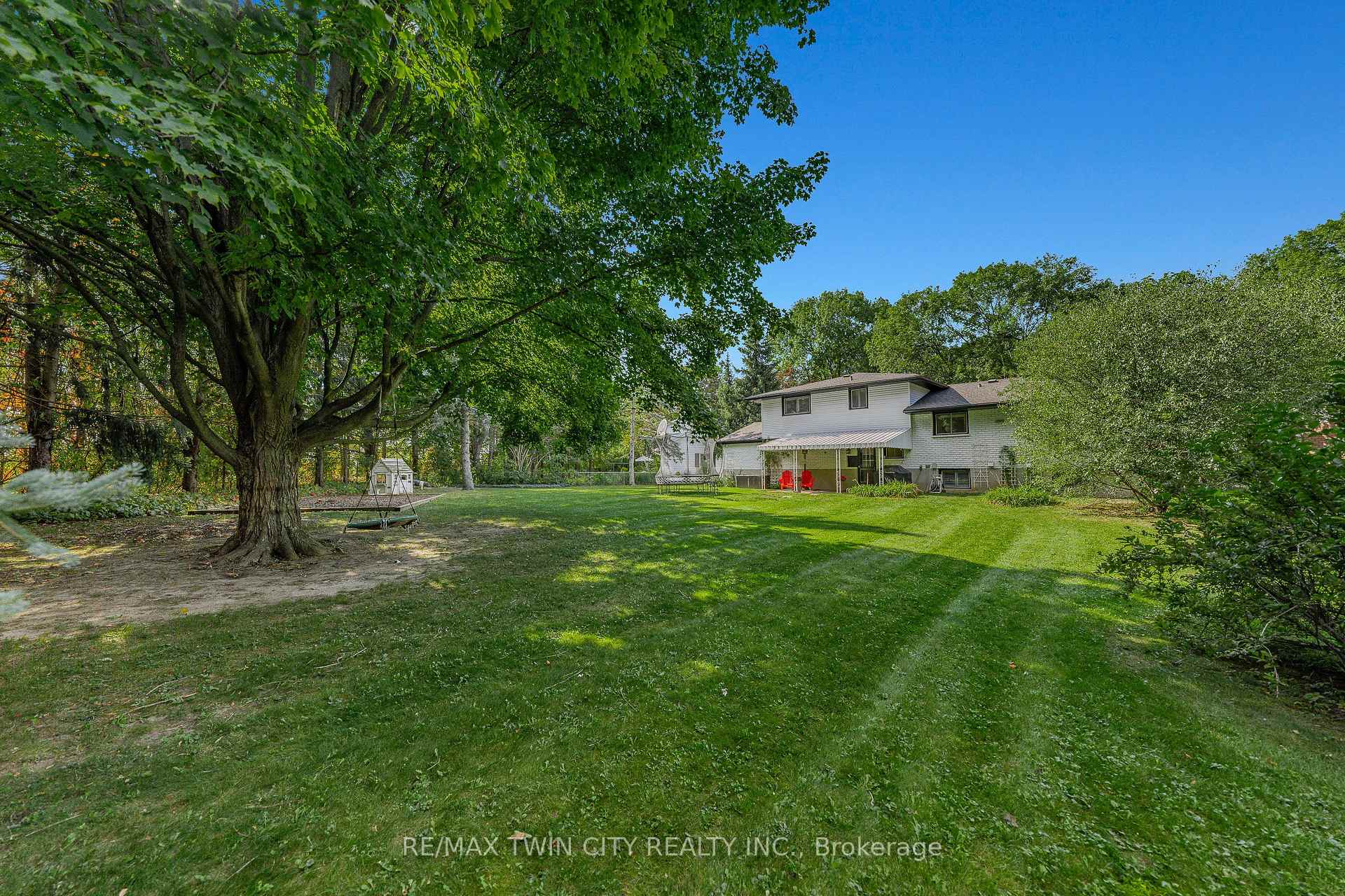 Photo 43 of 13 Southwick Place, Waterloo, Lexington/Lincoln Village — HOMEH