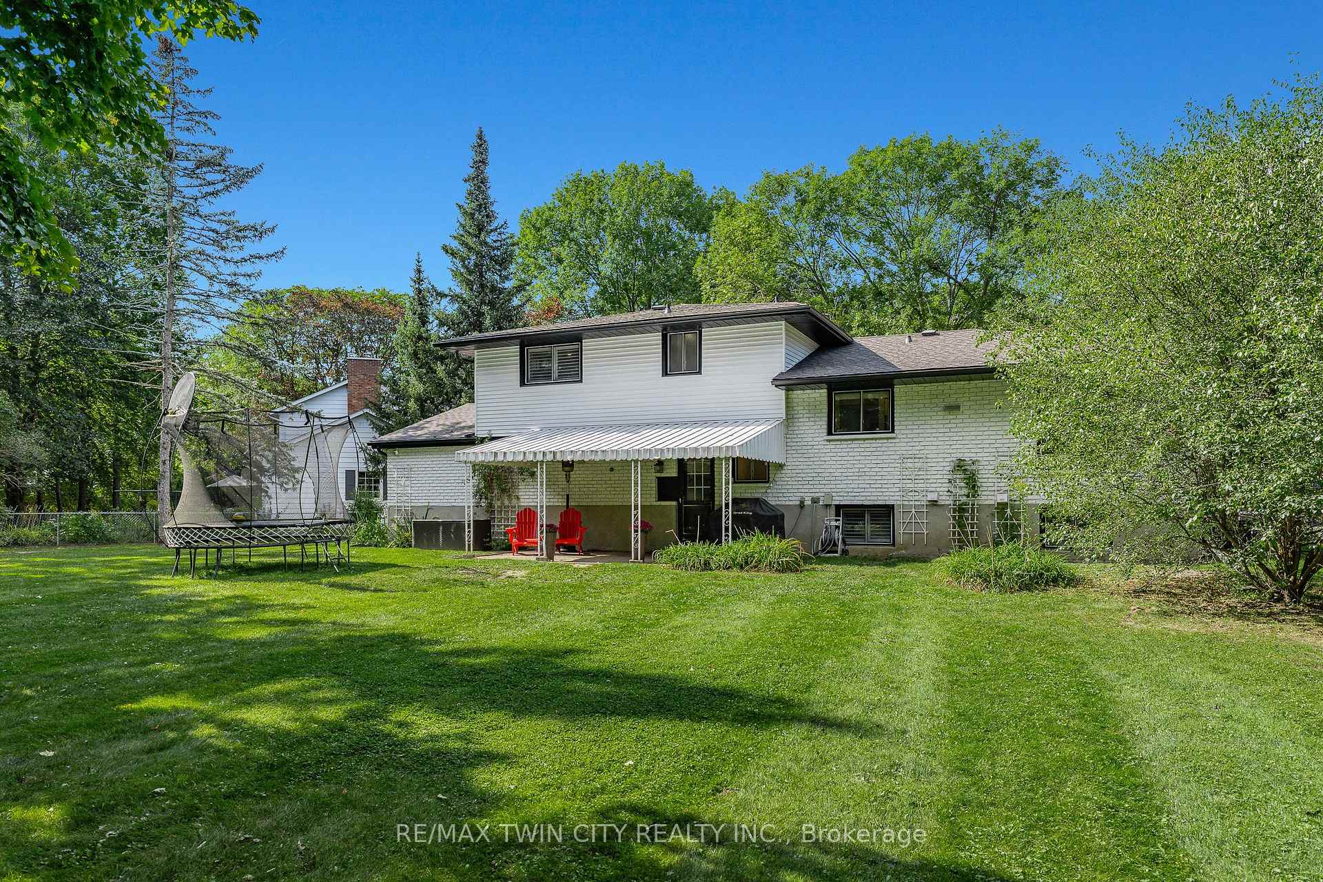 Photo 45 of 13 Southwick Place, Waterloo, Lexington/Lincoln Village — HOMEH