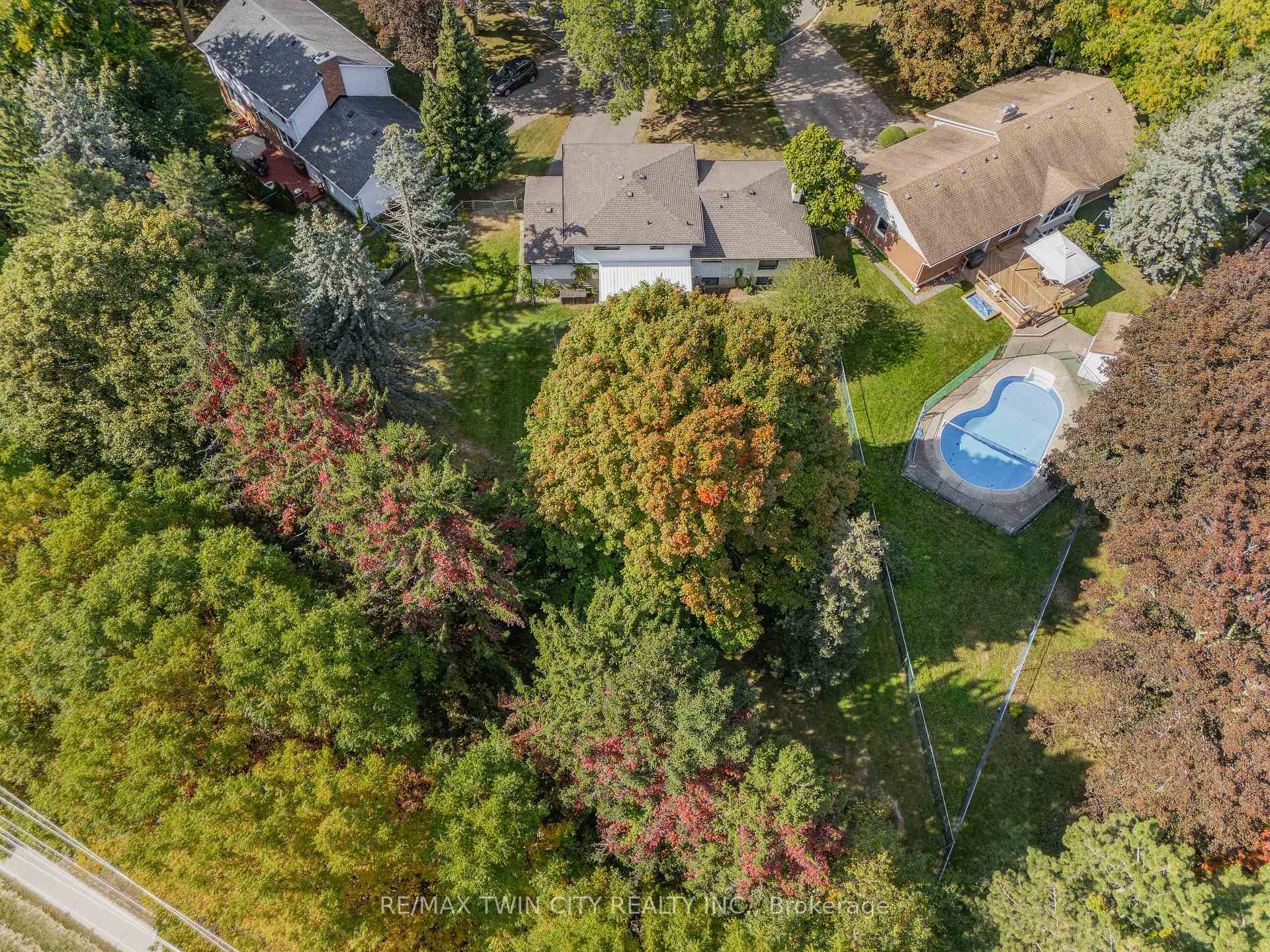 Photo 49 of 13 Southwick Place, Waterloo, Lexington/Lincoln Village — HOMEH