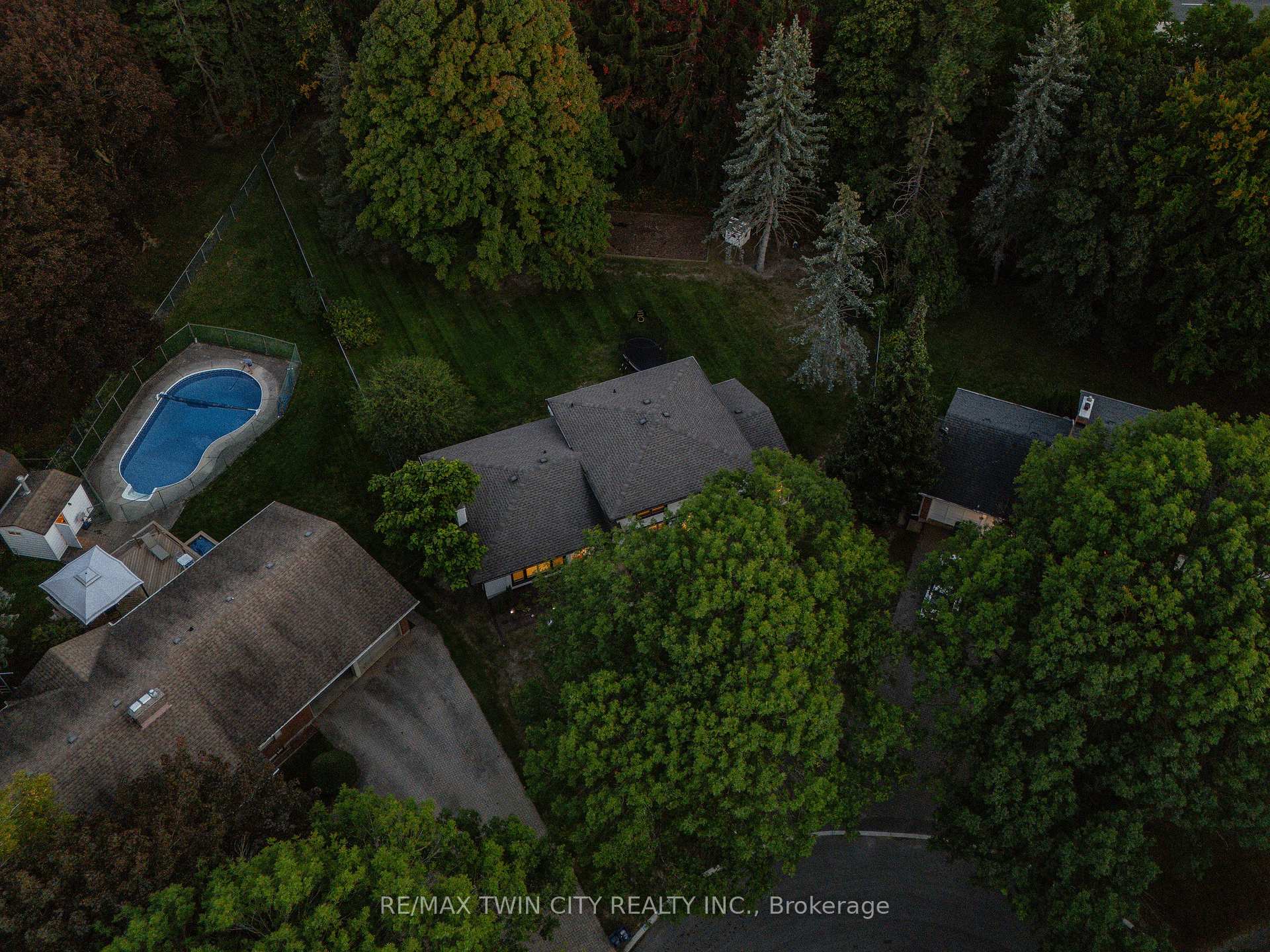 Photo 50 of 13 Southwick Place, Waterloo, Lexington/Lincoln Village — HOMEH