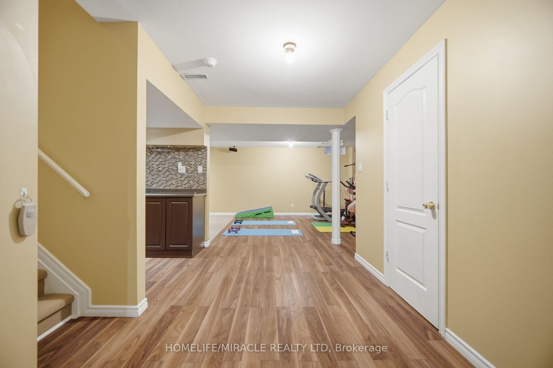 Photo 12 of 5 Billancourt Crescent, Brampton, Vales of Castlemore North — HOMEH