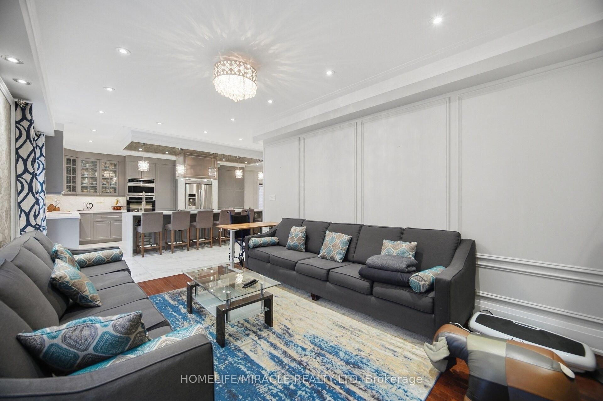 Photo 17 of 5 Billancourt Crescent, Brampton, Vales of Castlemore North — HOMEH