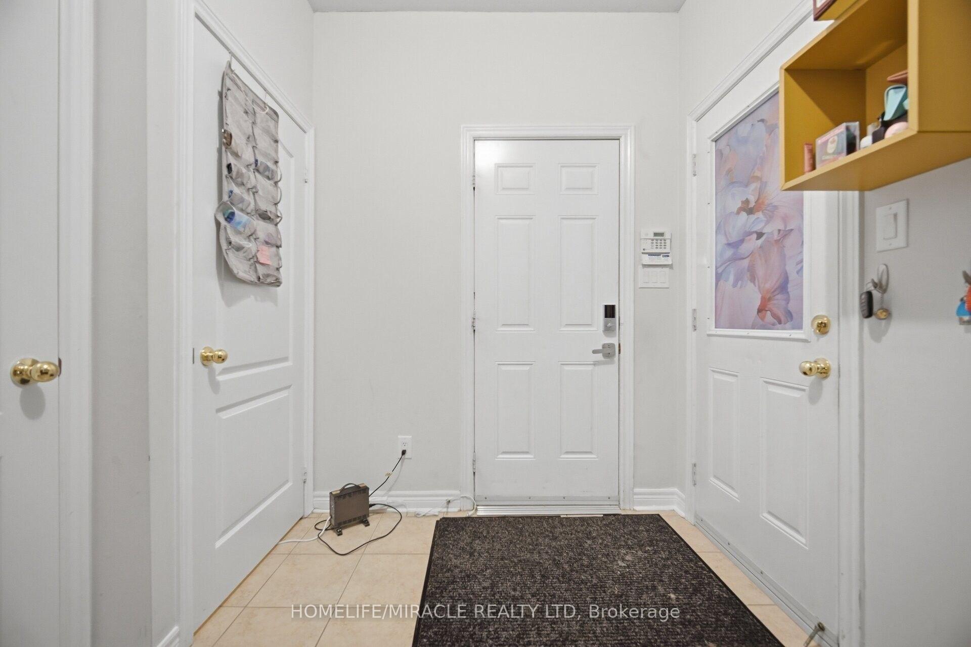 Photo 21 of 5 Billancourt Crescent, Brampton, Vales of Castlemore North — HOMEH