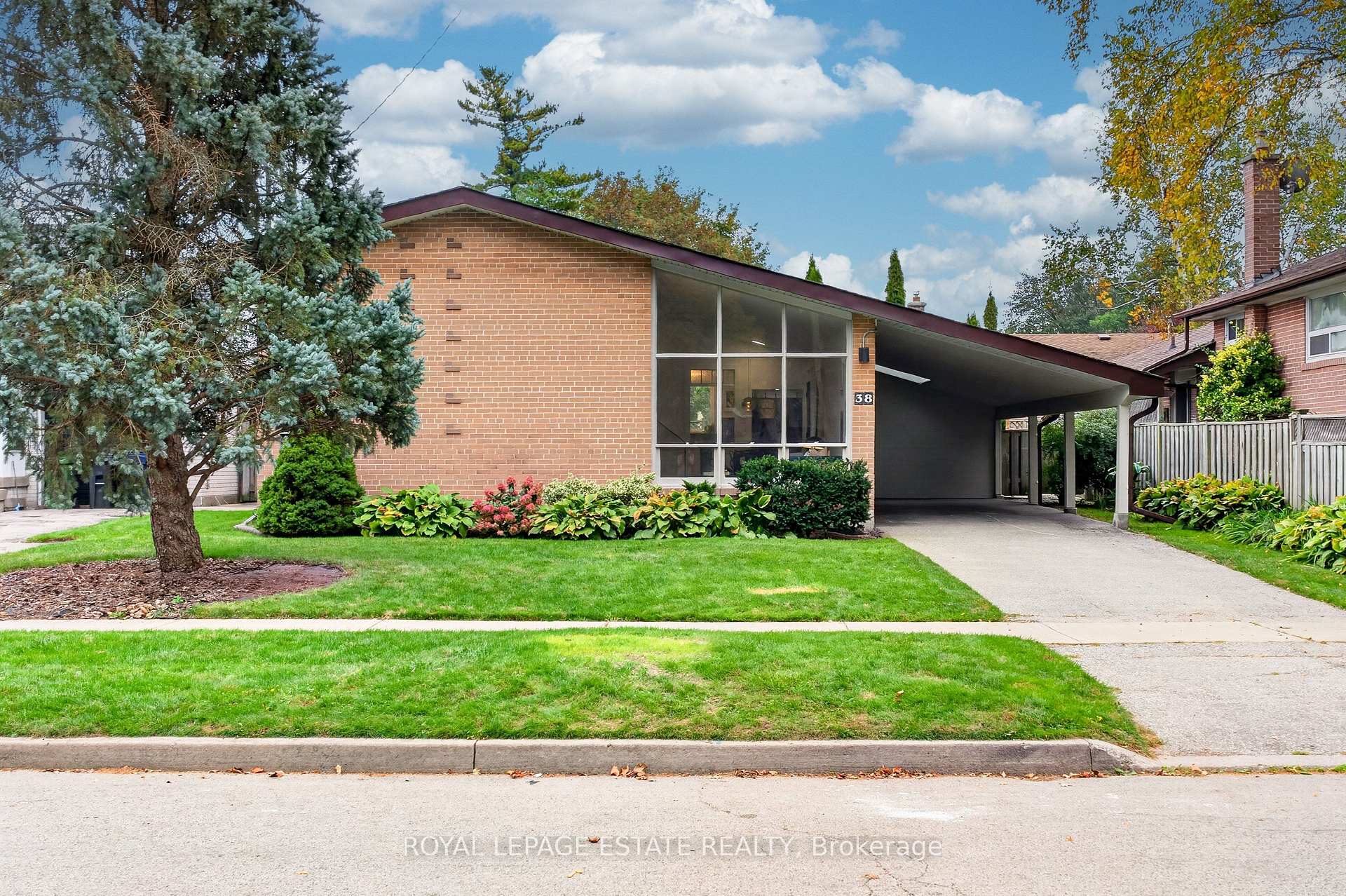 Photo 2 of 38 Brightside Drive, Scarborough, West Hill — HOMEH