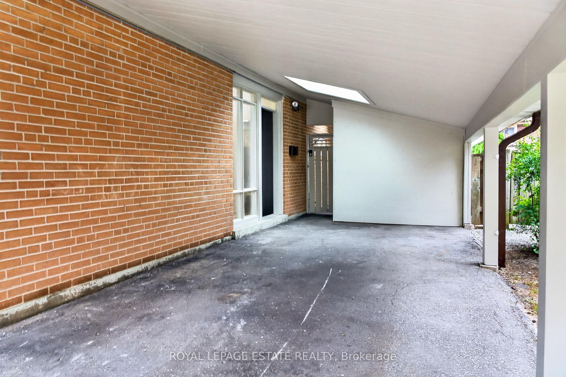 Photo 4 of 38 Brightside Drive, Scarborough, West Hill — HOMEH