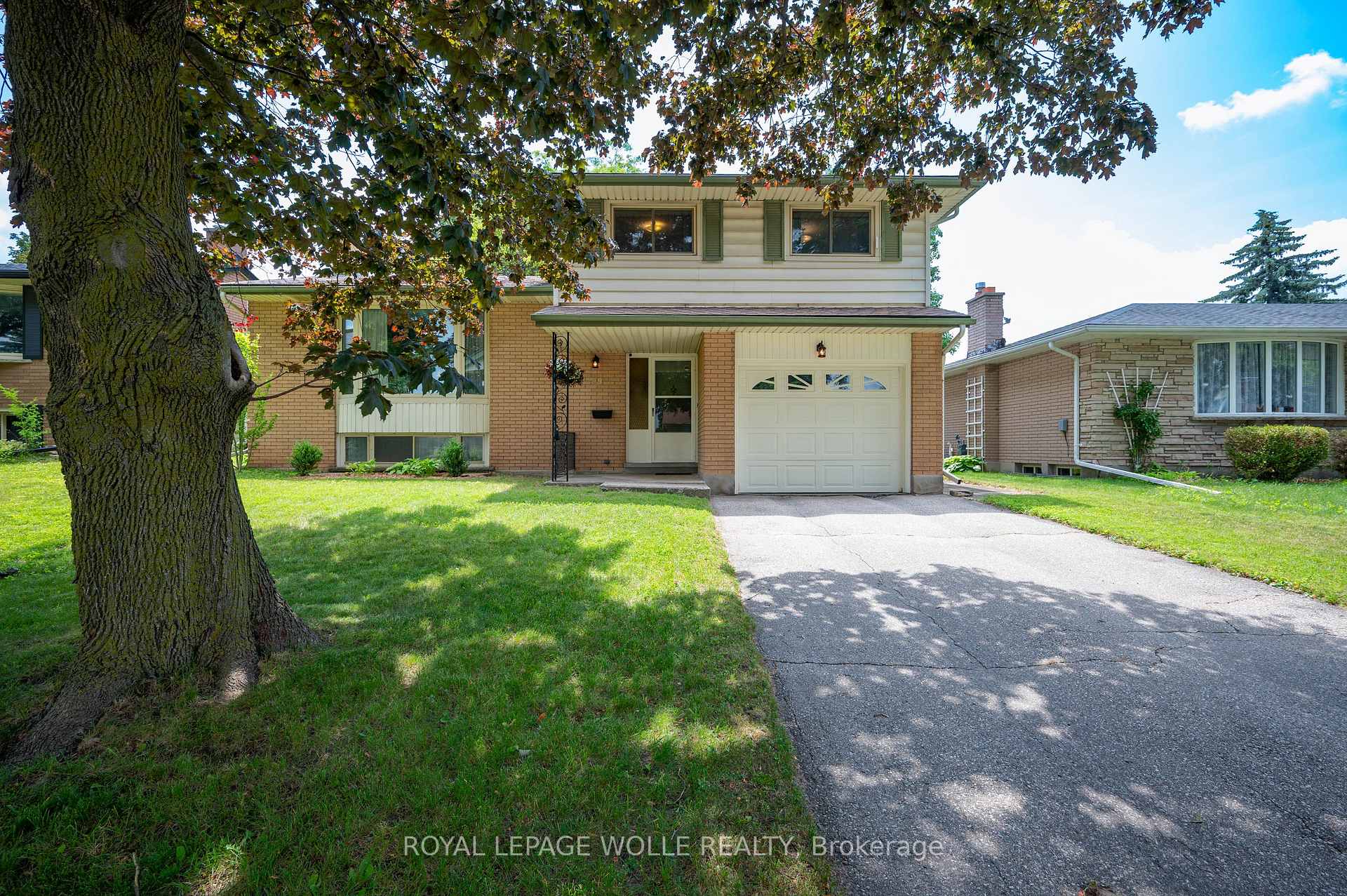 Photo 2 of 99 Lorraine Avenue, Kitchener, Heritage Park - Kitchener — HOMEH